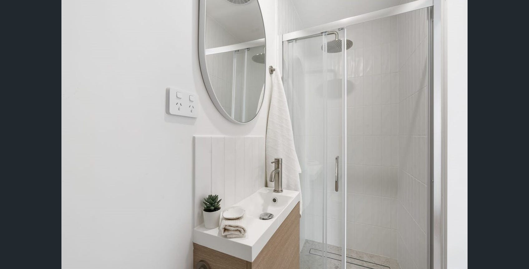 New SIL Home: Comfortable and Modern Living — Home image 3