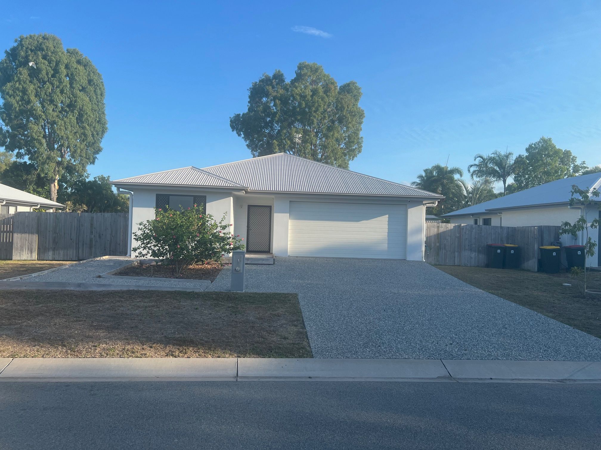 3 BR HPS Home with OOA Room – Bushland Beach — Home image 3