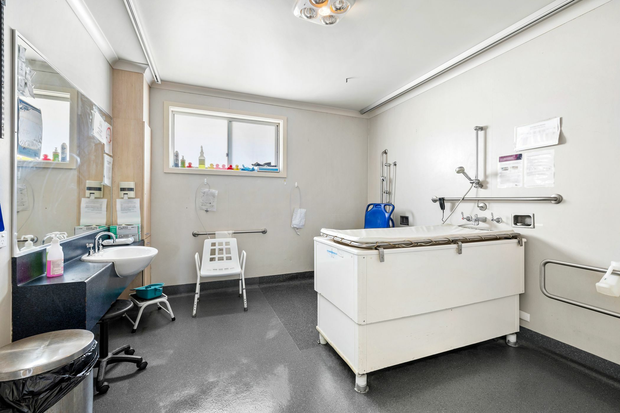Harmonious home environment in Highett. — Home image 4