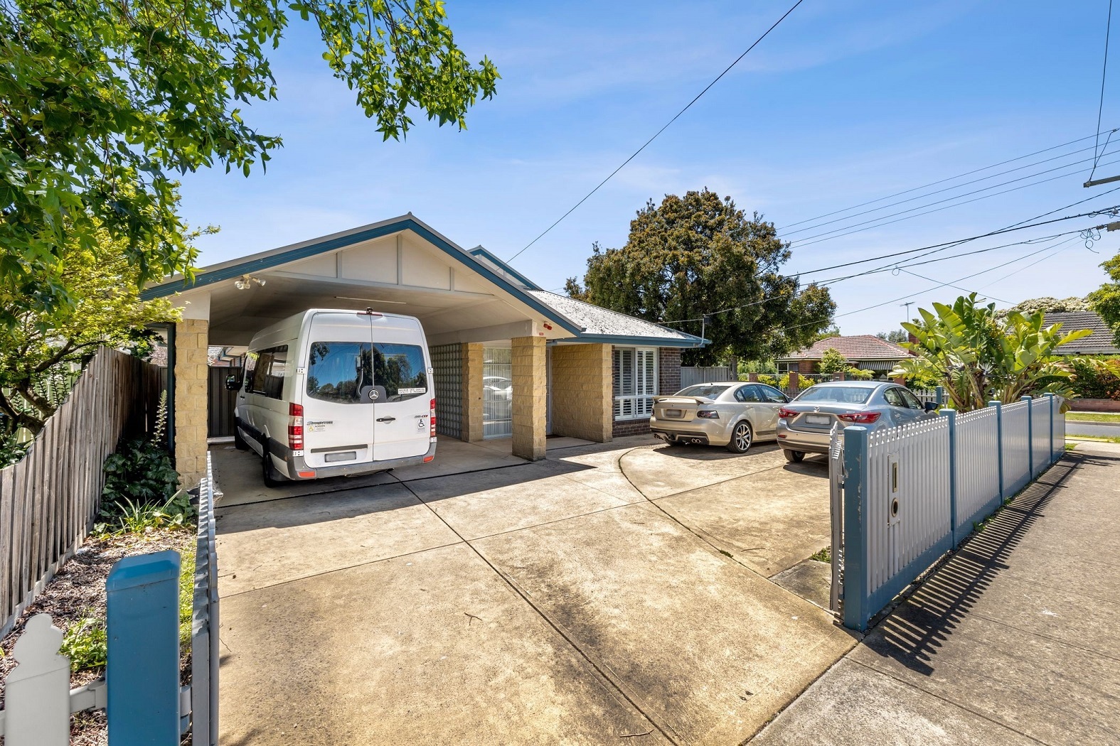 Harmonious home environment in Highett. — Home image 7