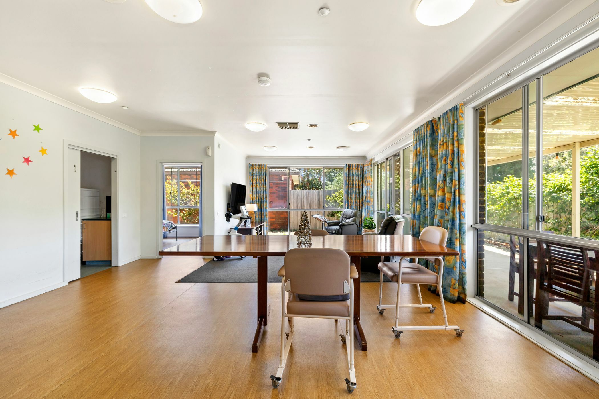 Harmonious home environment in Highett. — Home image 9