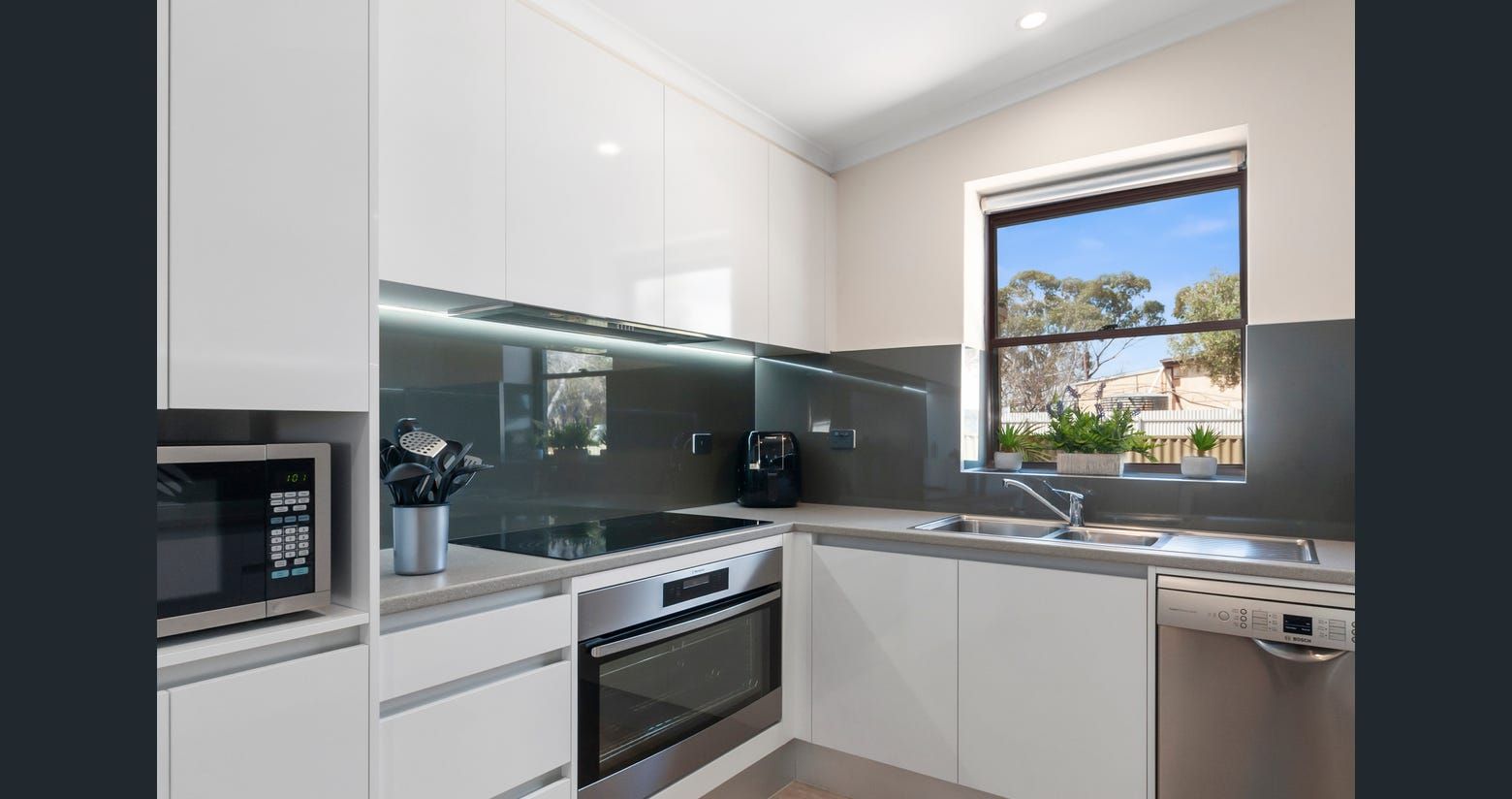 Lovely Wallaroo home — Home image 2