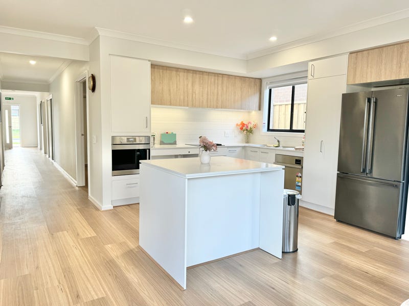 Modern 3-Bedroom Home in Greenmont, Wyndham Vale — Home image 2