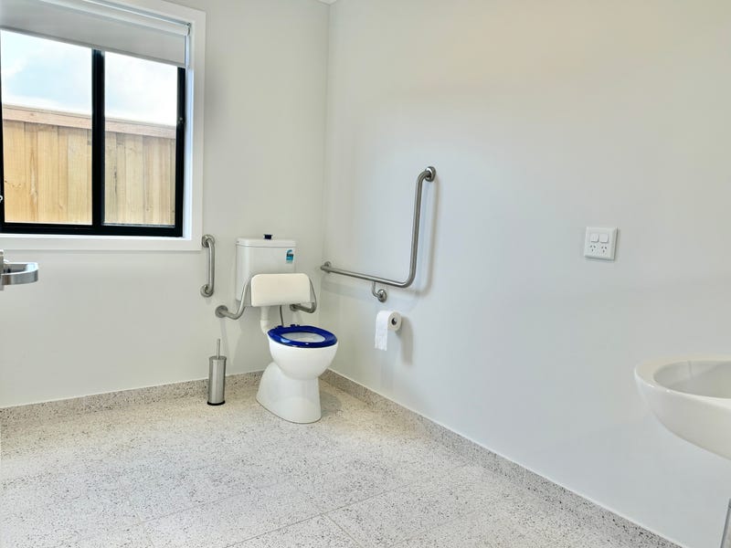 Modern 3-Bedroom Home in Greenmont, Wyndham Vale — Home image 6
