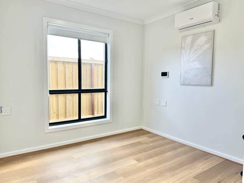 Modern 3-Bedroom Home in Greenmont, Wyndham Vale — Home image 10