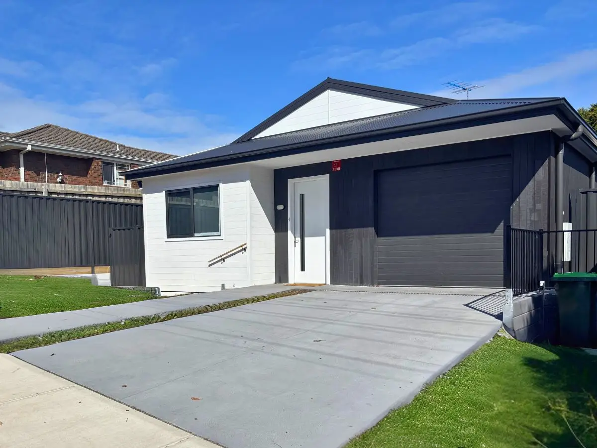 Carrum Downs | Robust 2-Resident in Carrum Downs
