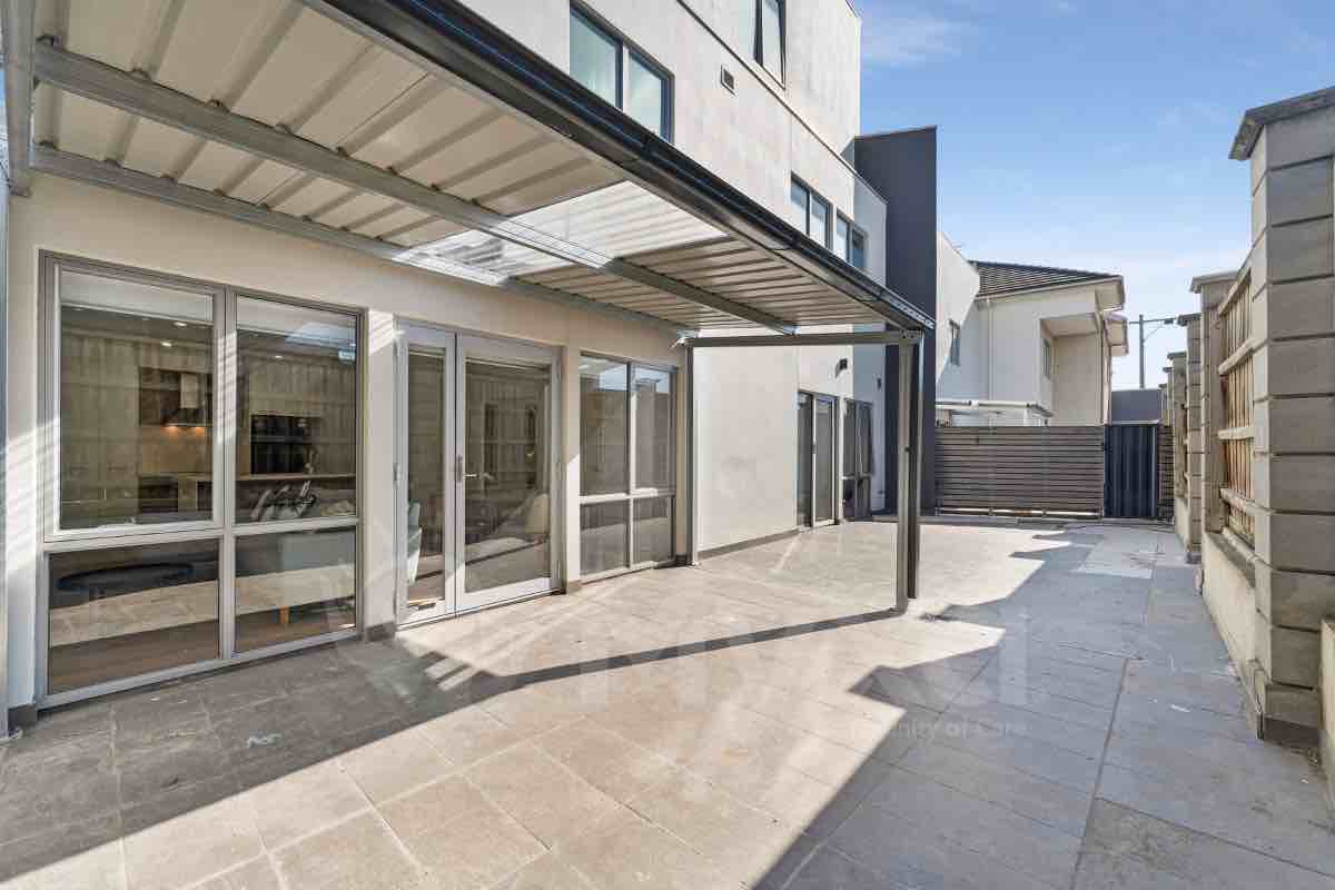 The ideal Ivanhoe location, SDA home now available! — Home image 3
