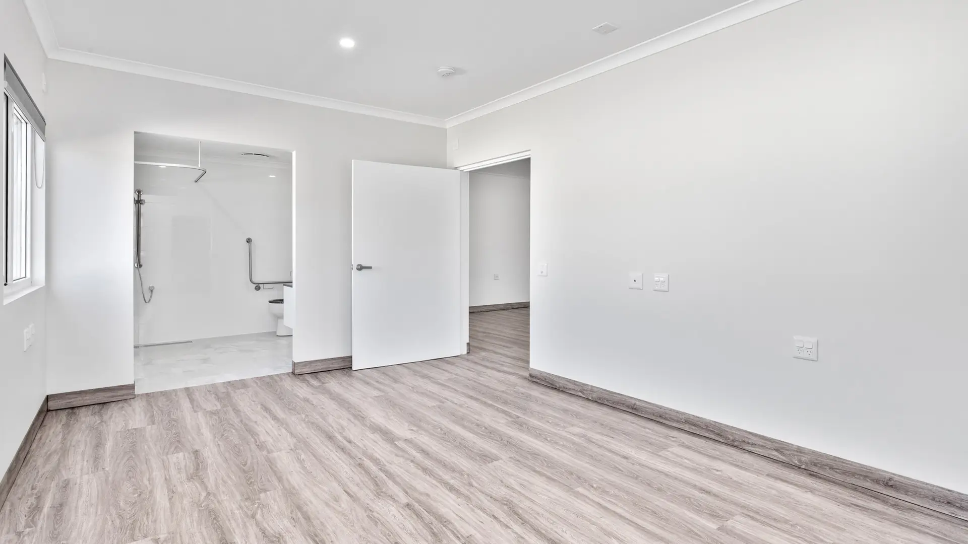 Private 2x2 Apartment Living – Premium Suite, Move-In Ready — Home image 6