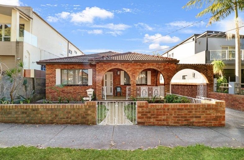 Amazing SIL Home in Sans Souci — Home image 3