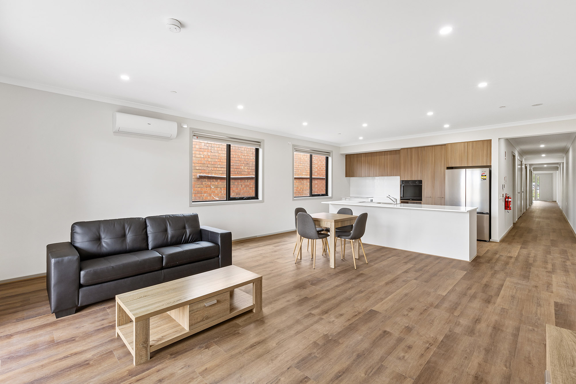 Bright Home Beside Green Reserve 2 Bed/2 Bath (+OOA) HPS — Home image 2