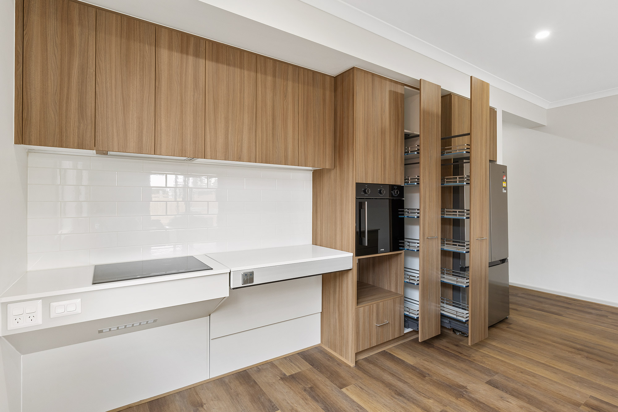 Bright Home Beside Green Reserve 2 Bed/2 Bath (+OOA) HPS — Home image 9