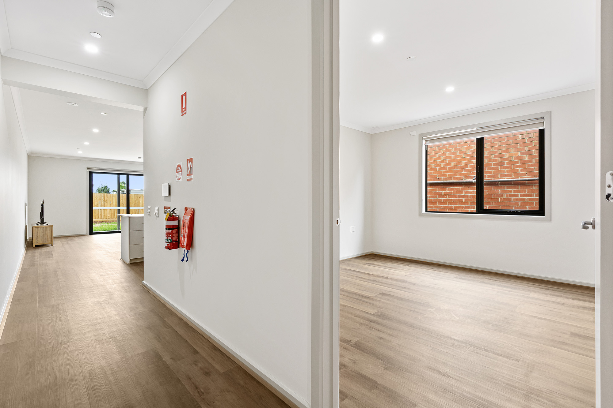Bright Home Beside Green Reserve 2 Bed/2 Bath (+OOA) HPS — Home image 11