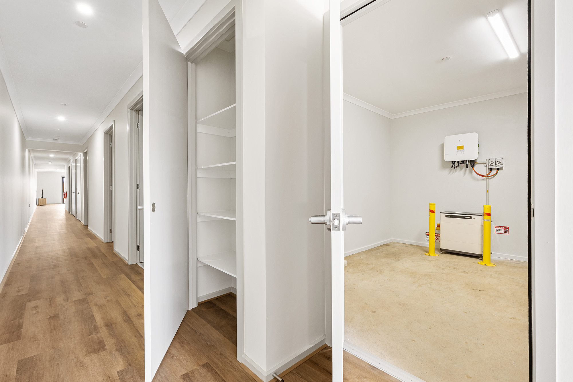 Bright Home Beside Green Reserve 2 Bed/2 Bath (+OOA) HPS — Home image 12