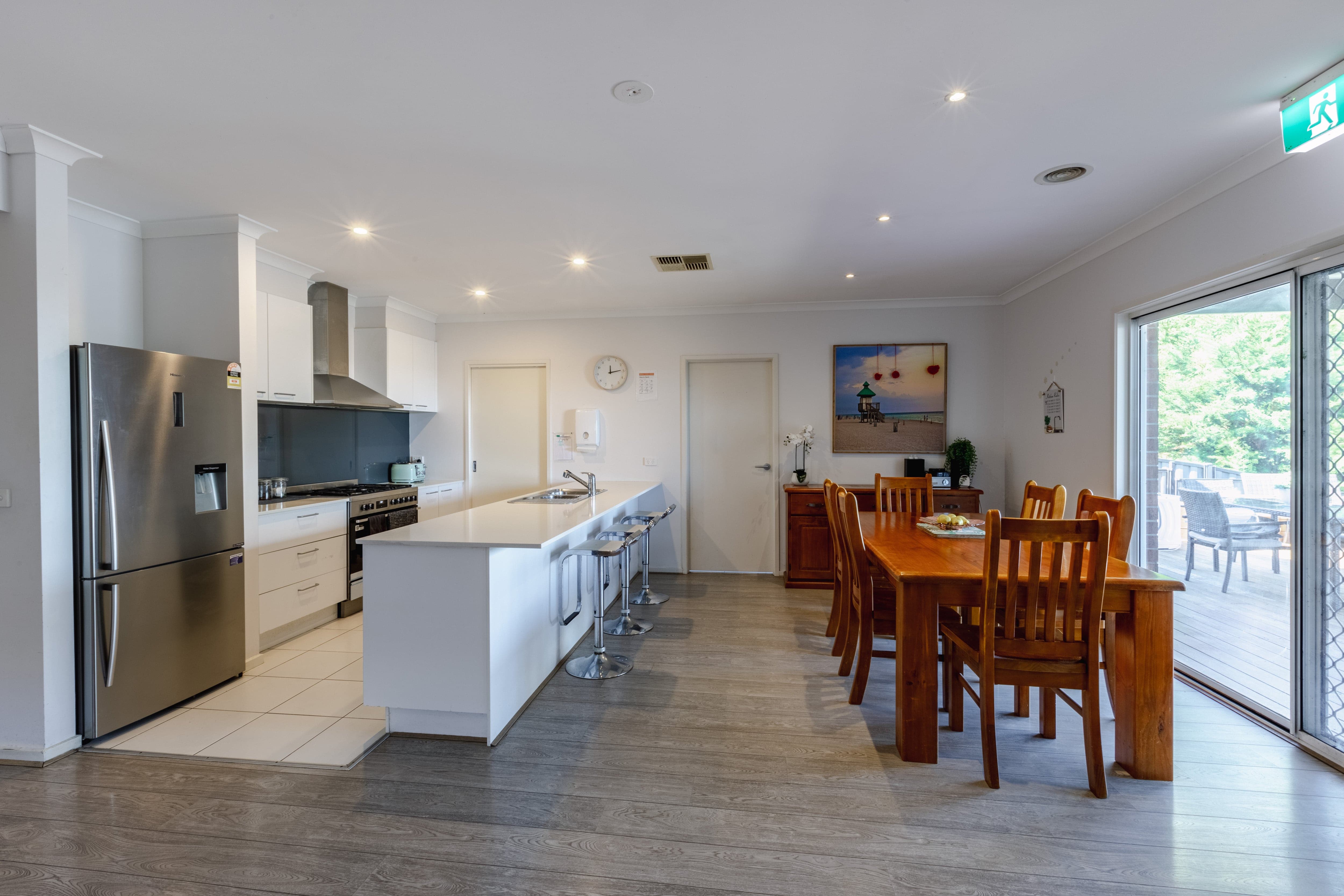 Peaceful Home in Pakenham with Open Living, Veggie Gardens & Beautiful Views — Home image 7