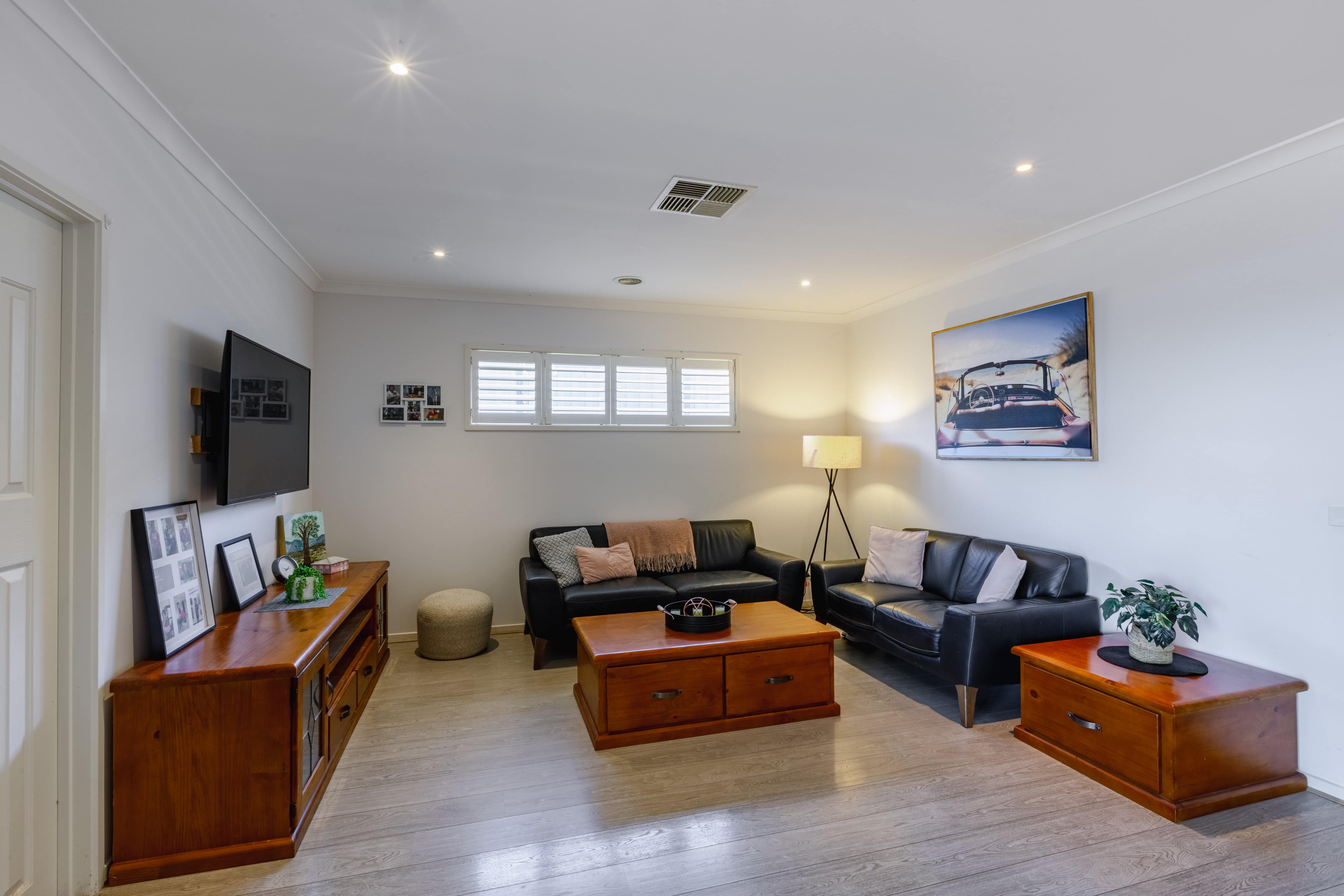 Peaceful Home in Pakenham with Open Living, Veggie Gardens & Beautiful Views — Home image 7