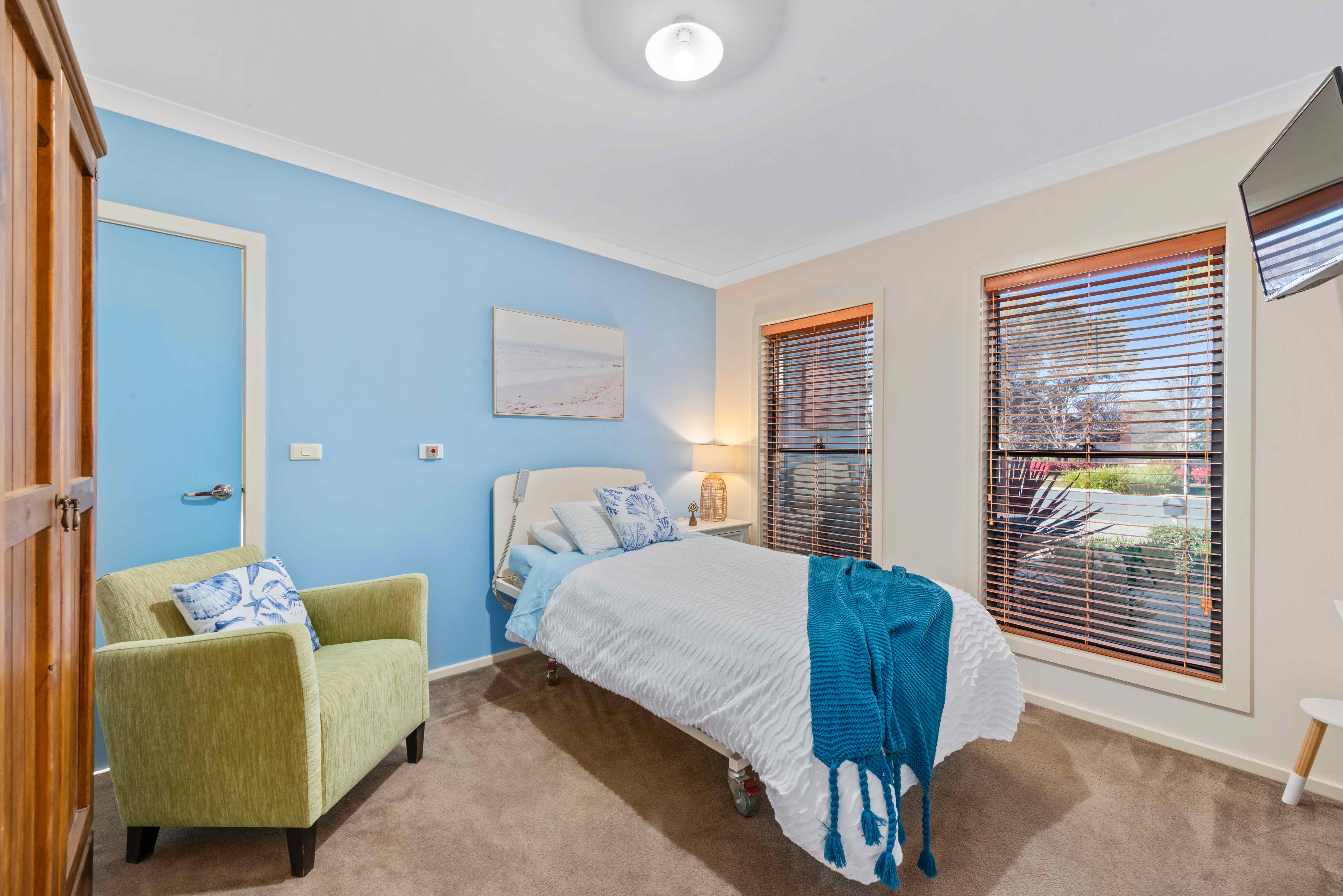 Lovely, newly refurbished, modern home in vibrant Kialla community! — Home image 3