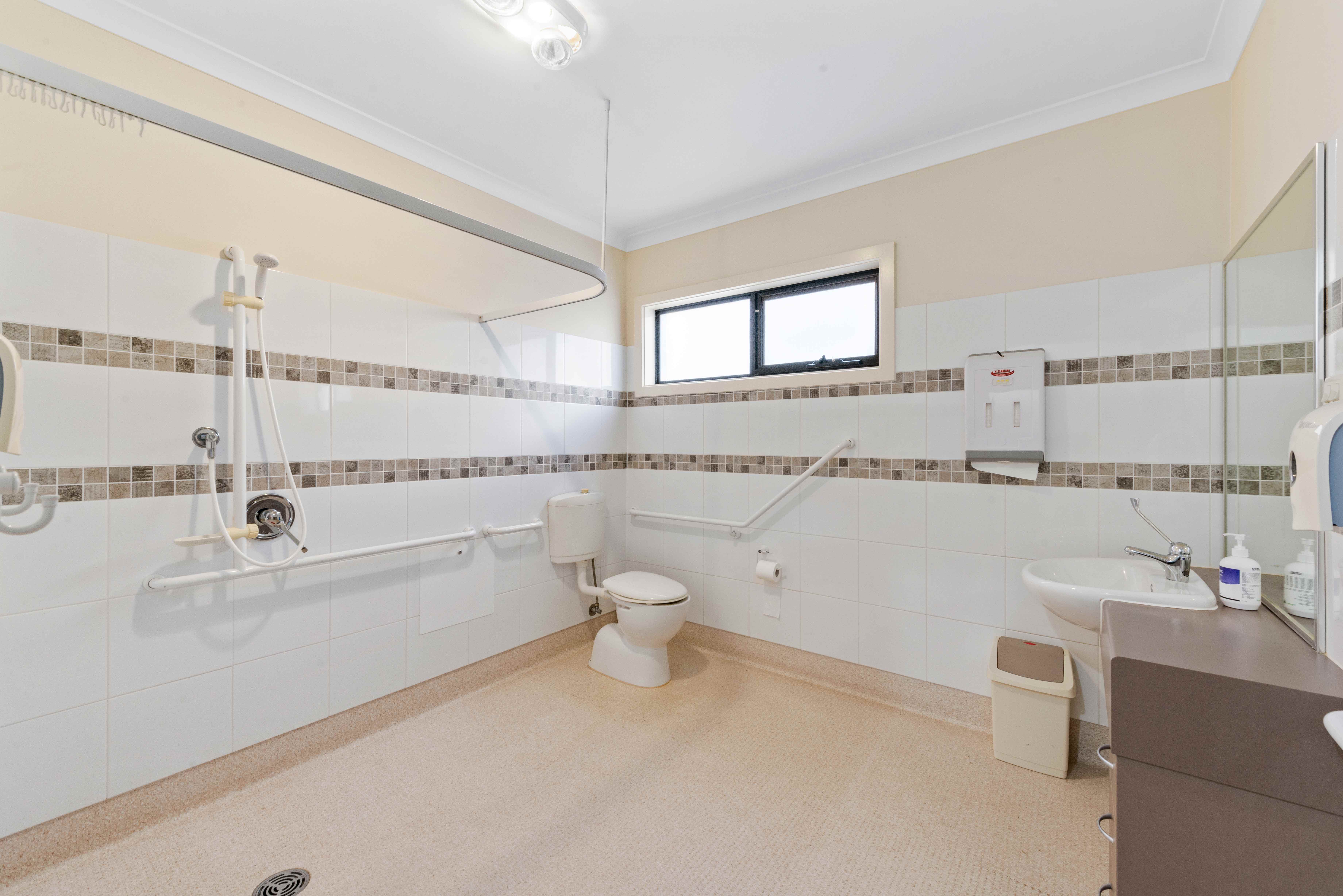 Lovely, newly refurbished, modern home in vibrant Kialla community! — Home image 7