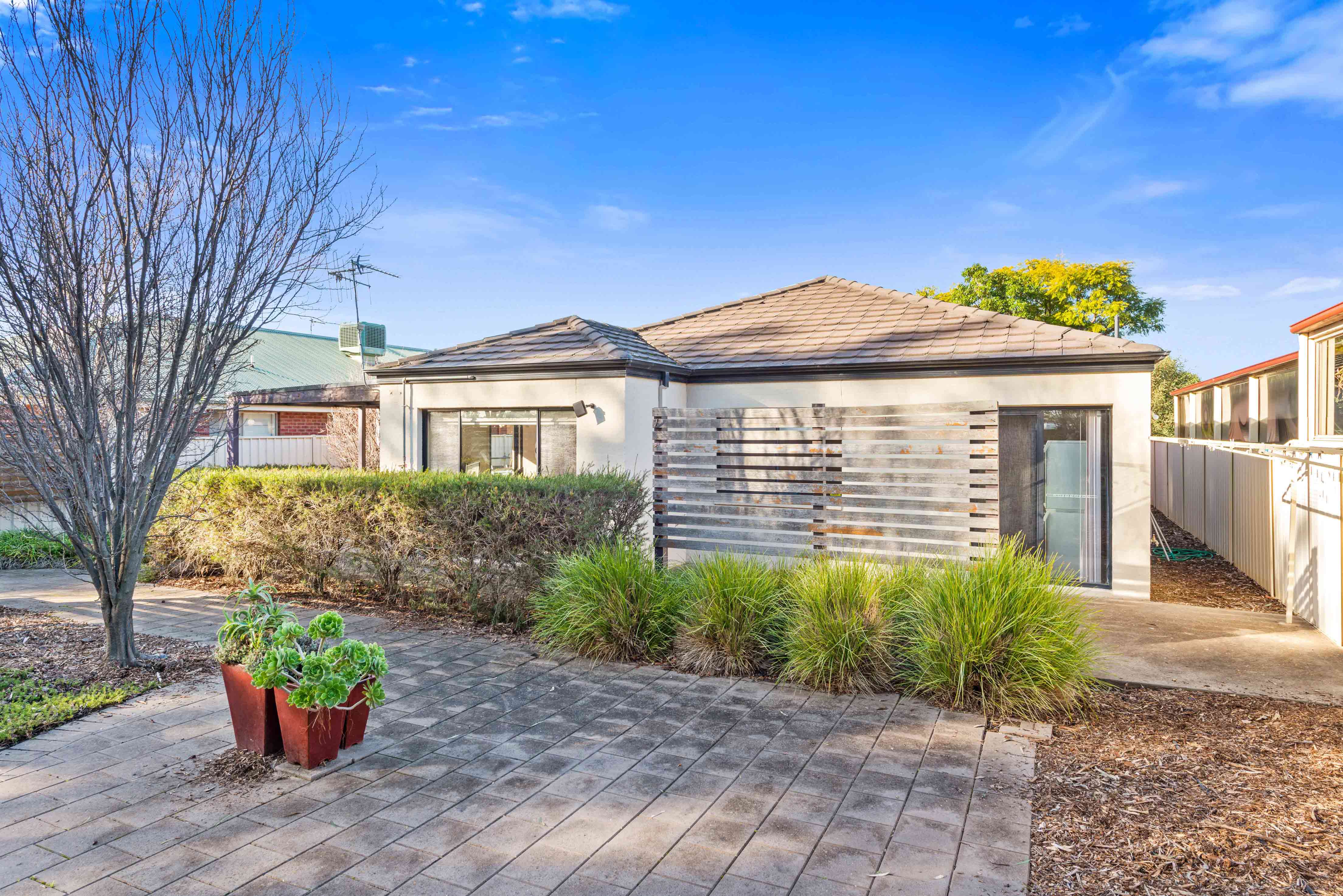 Lovely, newly refurbished, modern home in vibrant Kialla community! — Home image 9