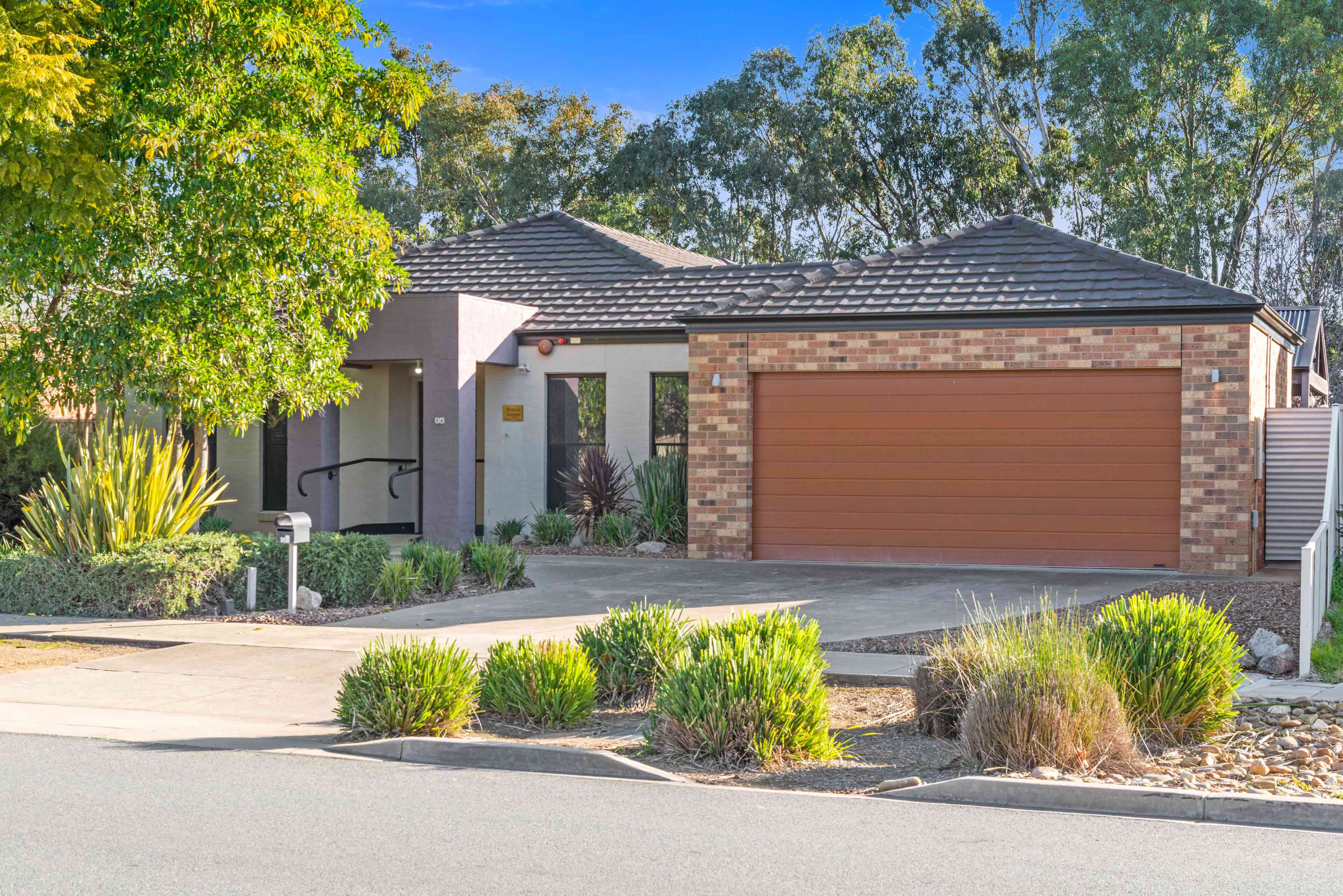 Lovely, newly refurbished, modern home in vibrant Kialla community! — Home image 11