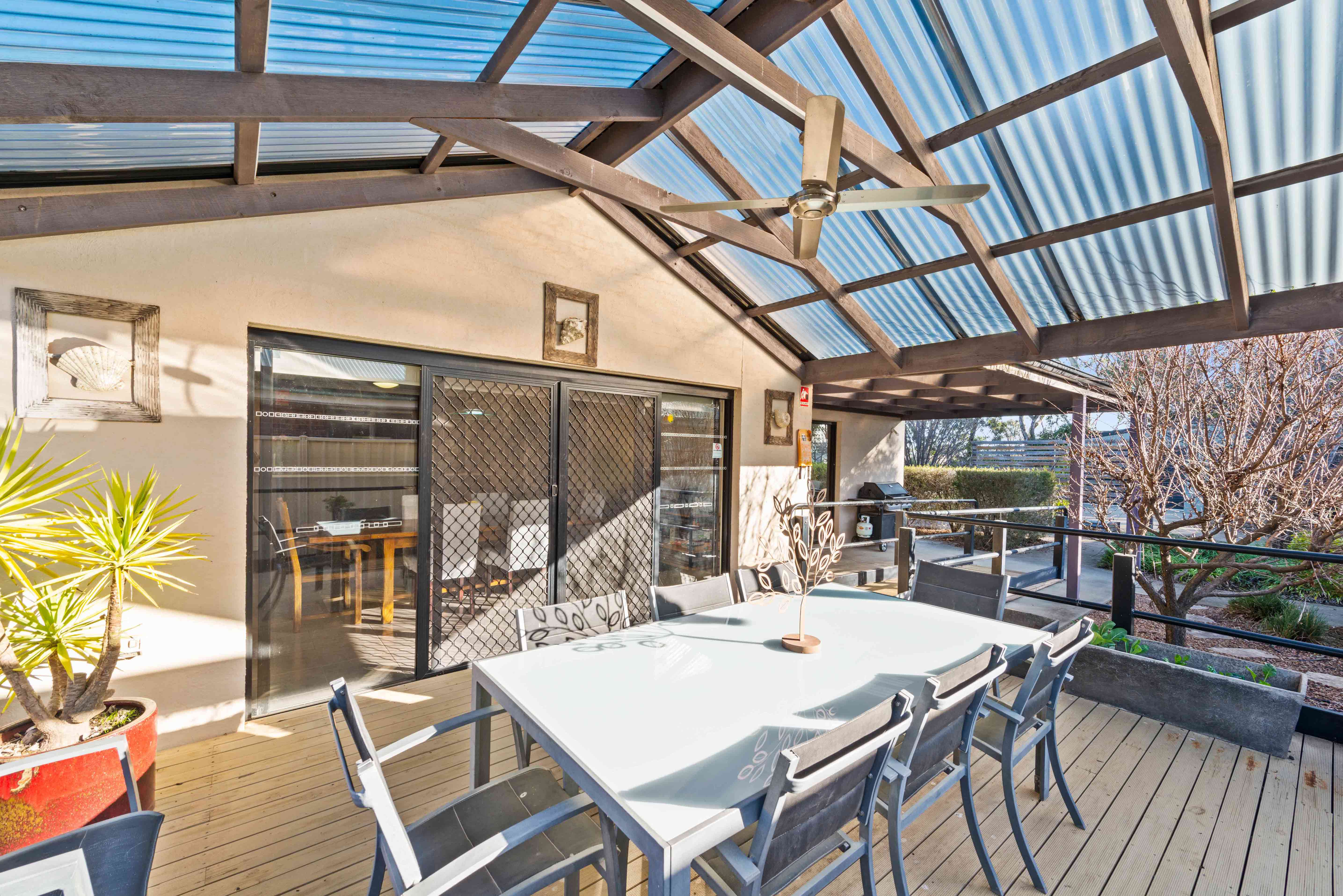 Lovely, newly refurbished, modern home in vibrant Kialla community! — Home image 13