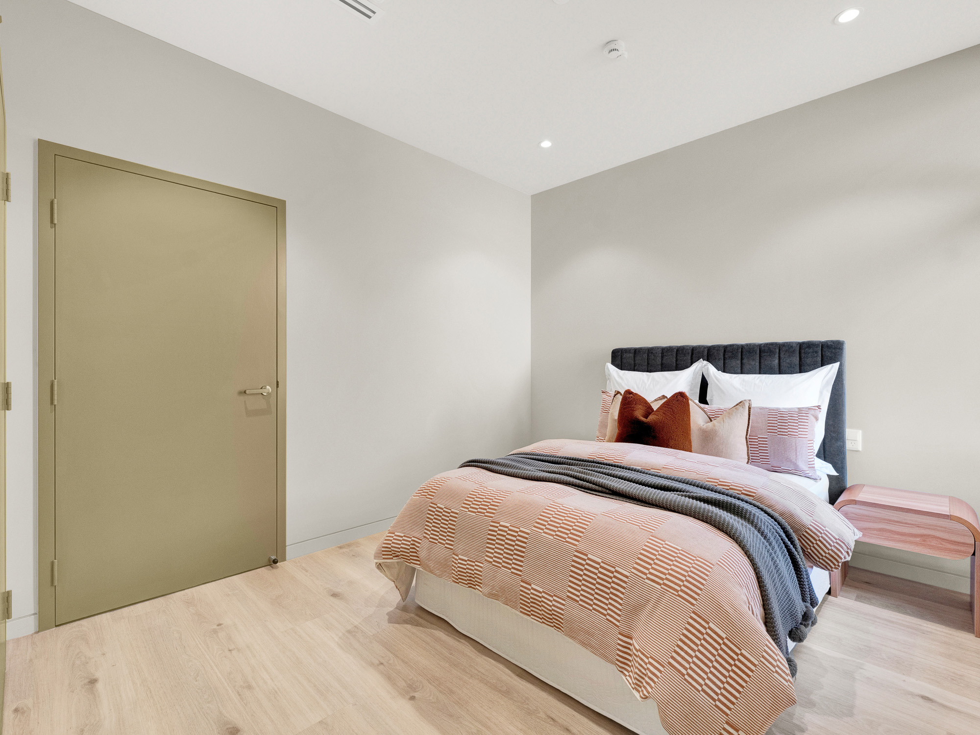 Robust two bedroom Villa with separate living areas in Thomastown — Home image 2