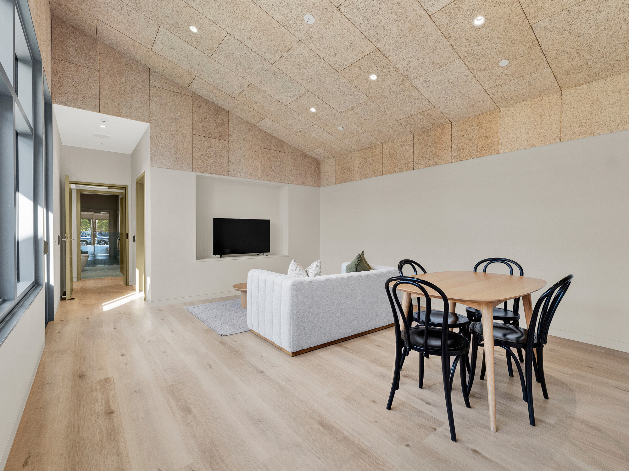 Robust two bedroom Villa with separate living areas in Thomastown — Home image 3