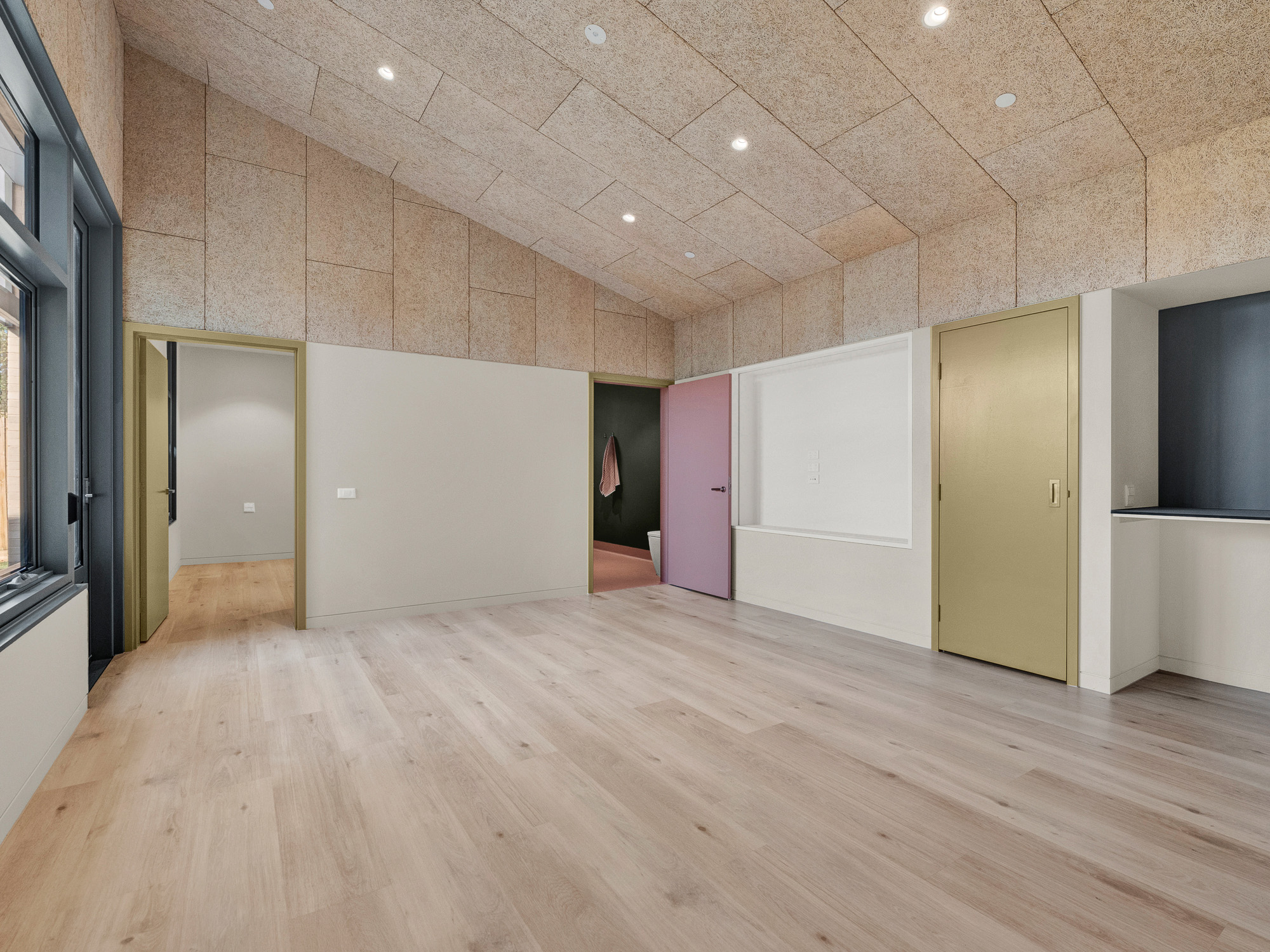 Robust two bedroom Villa with separate living areas in Thomastown — Home image 6
