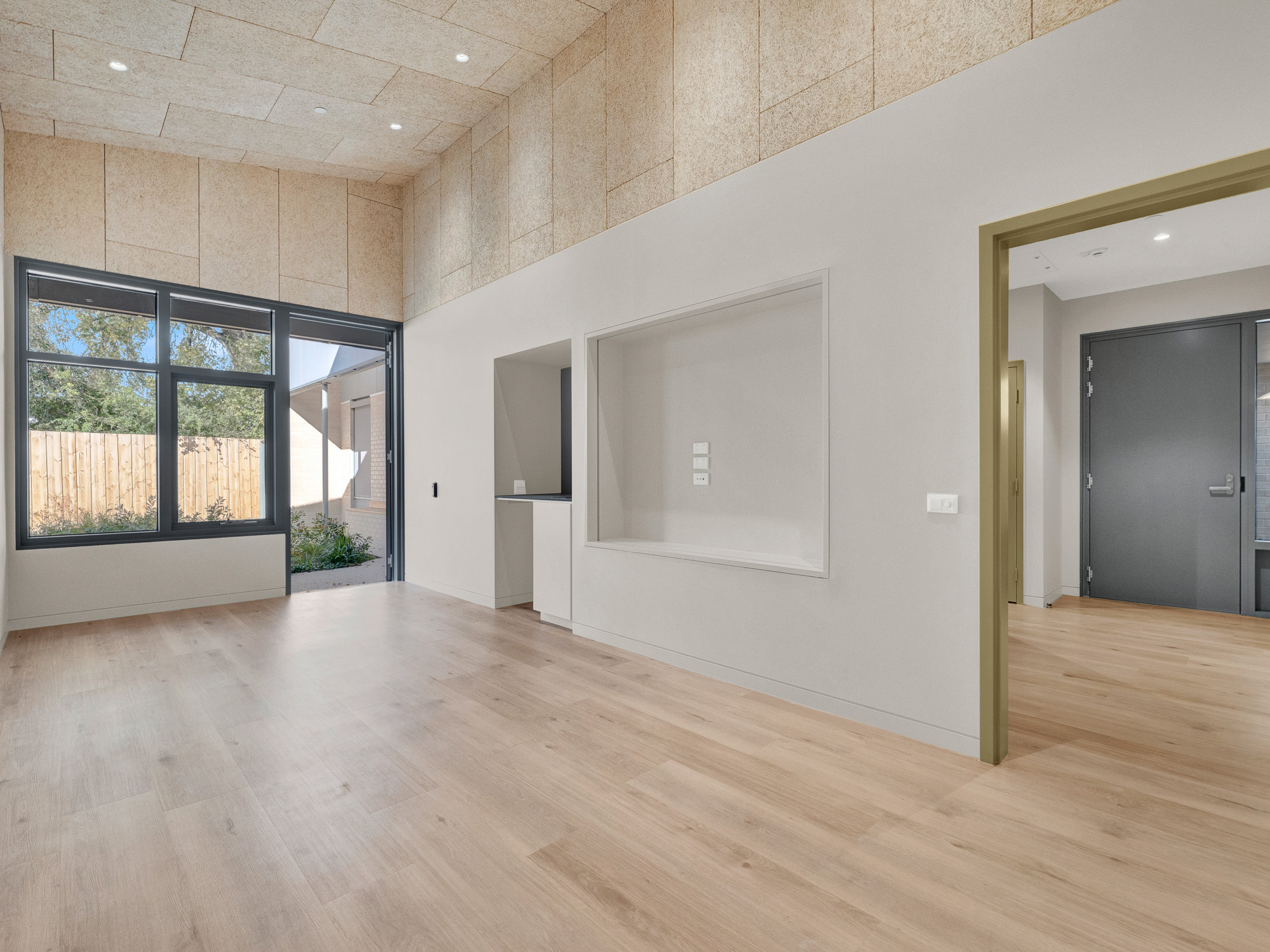 Robust two bedroom Villa with separate living areas in Thomastown — Home image 7