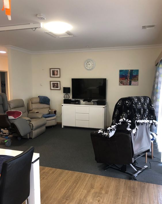 Two vacancies in a five bedroom High Physical Support house in Strathdale — Home image 8