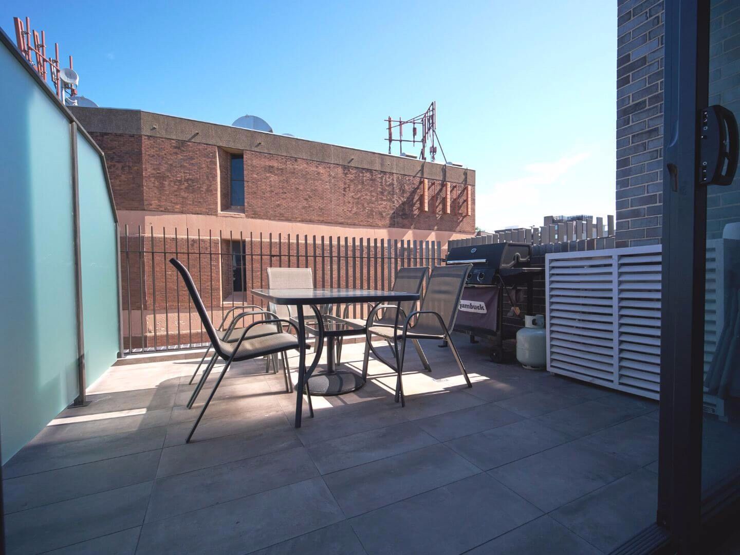 Individual SIL Studio Apartment in the heart of Petersham — Home image 2
