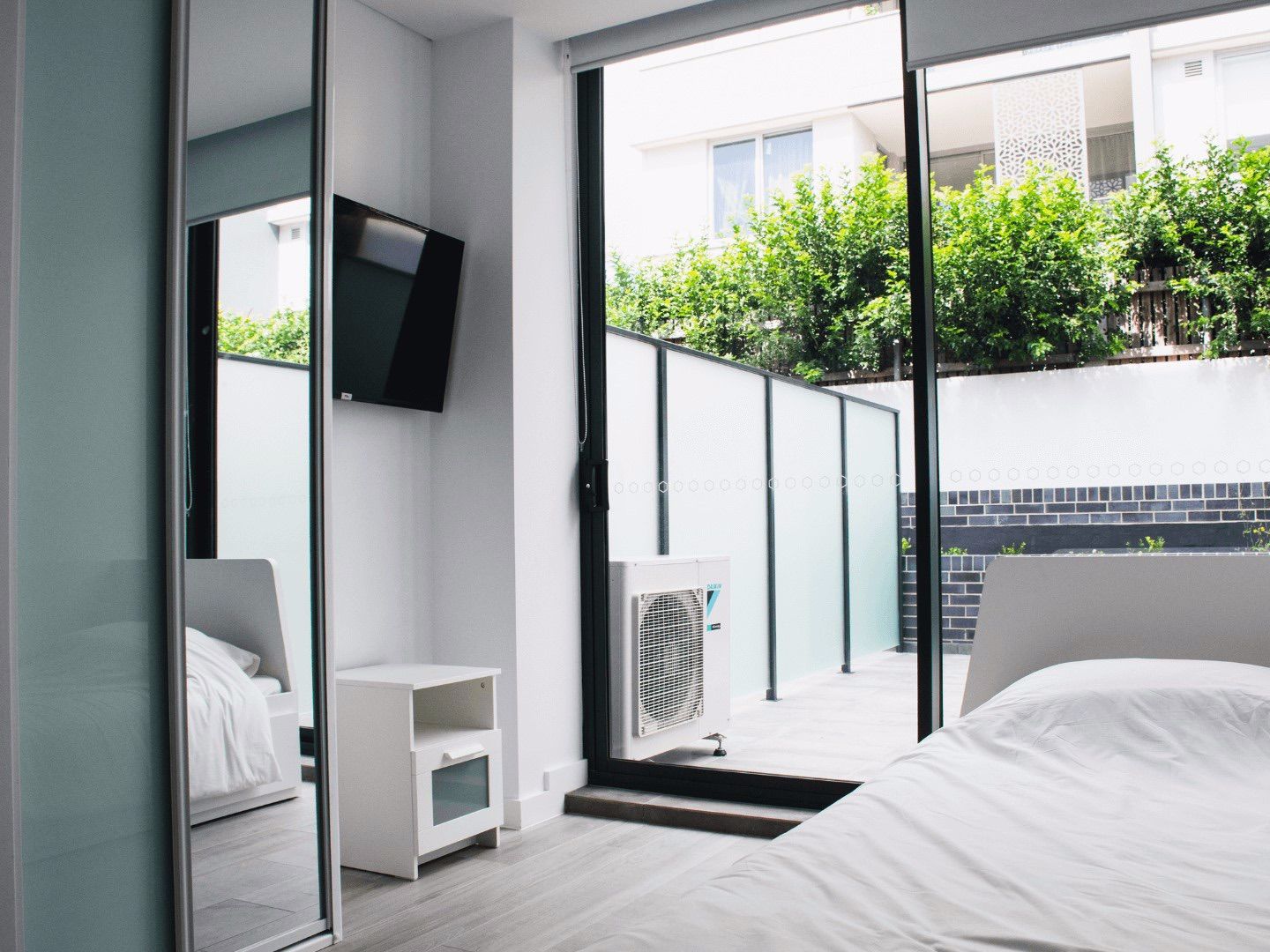 Individual SIL Studio Apartment in the heart of Petersham — Home image 8