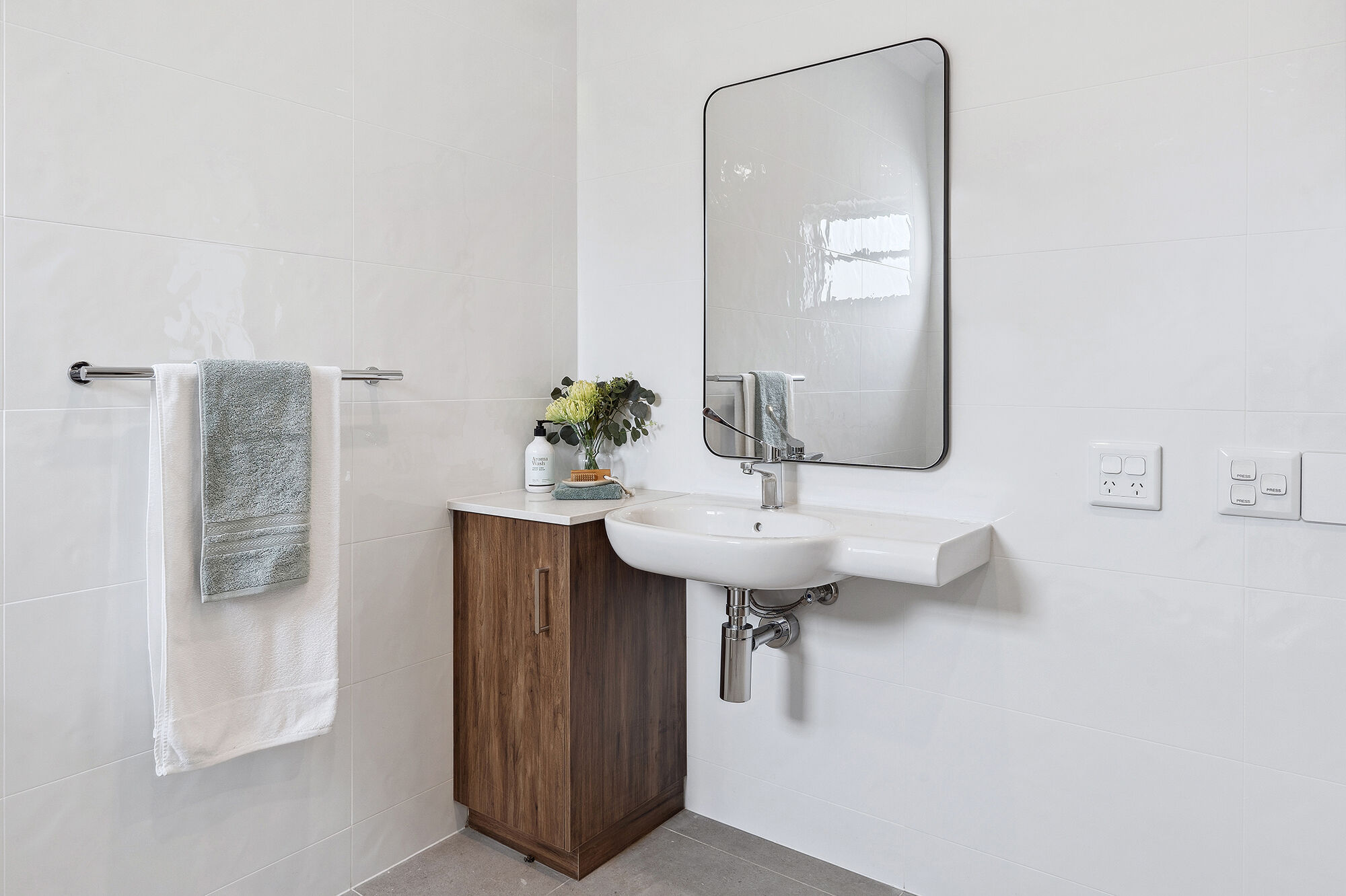 1 Bedroom Villas, Kanimbla — Home image 5