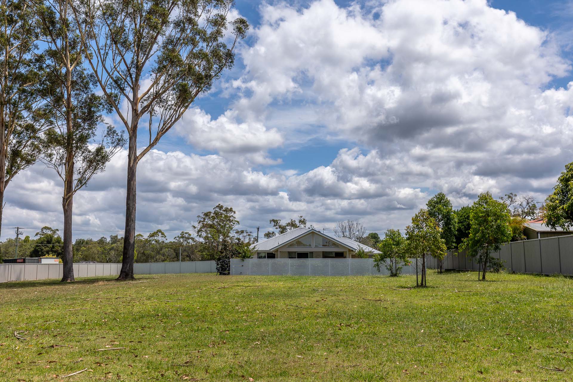 Spacious home with stunning views of Lake Macquarie and the Watagan Mountains — Home image 8