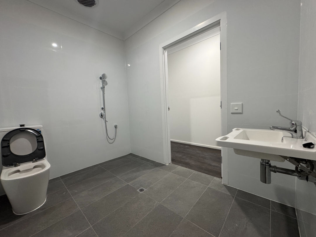 1 Bedroom SDA House - ***ROBUST*** Close to Lyell McEwen Hospital — Home image 4