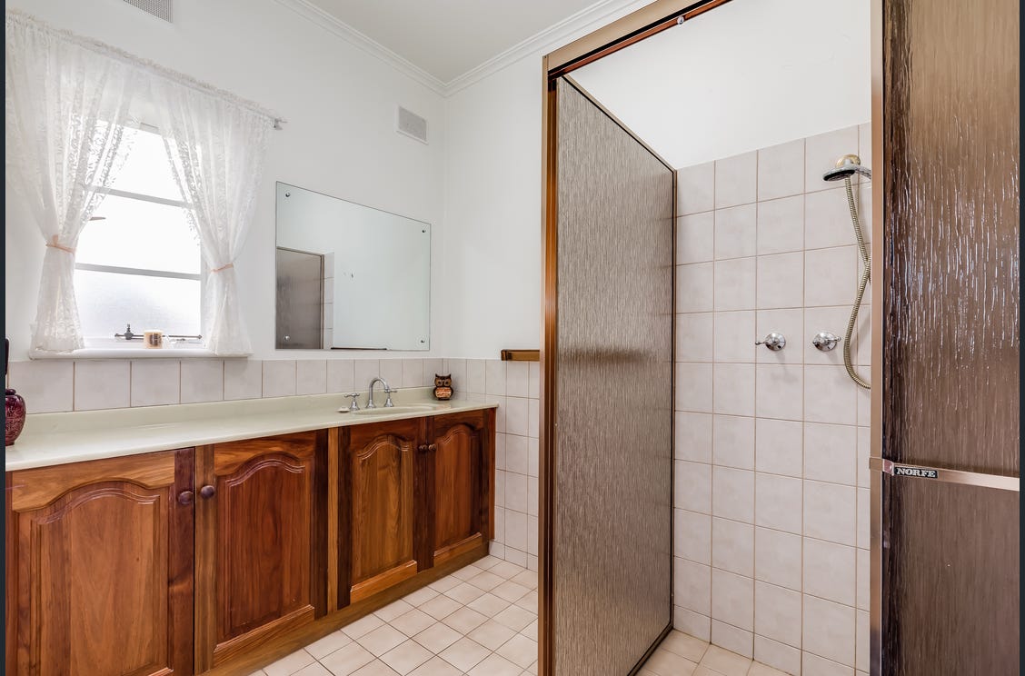 SIL House at Glengowrie, Close to Beach & Harbour Town. — Home image 4