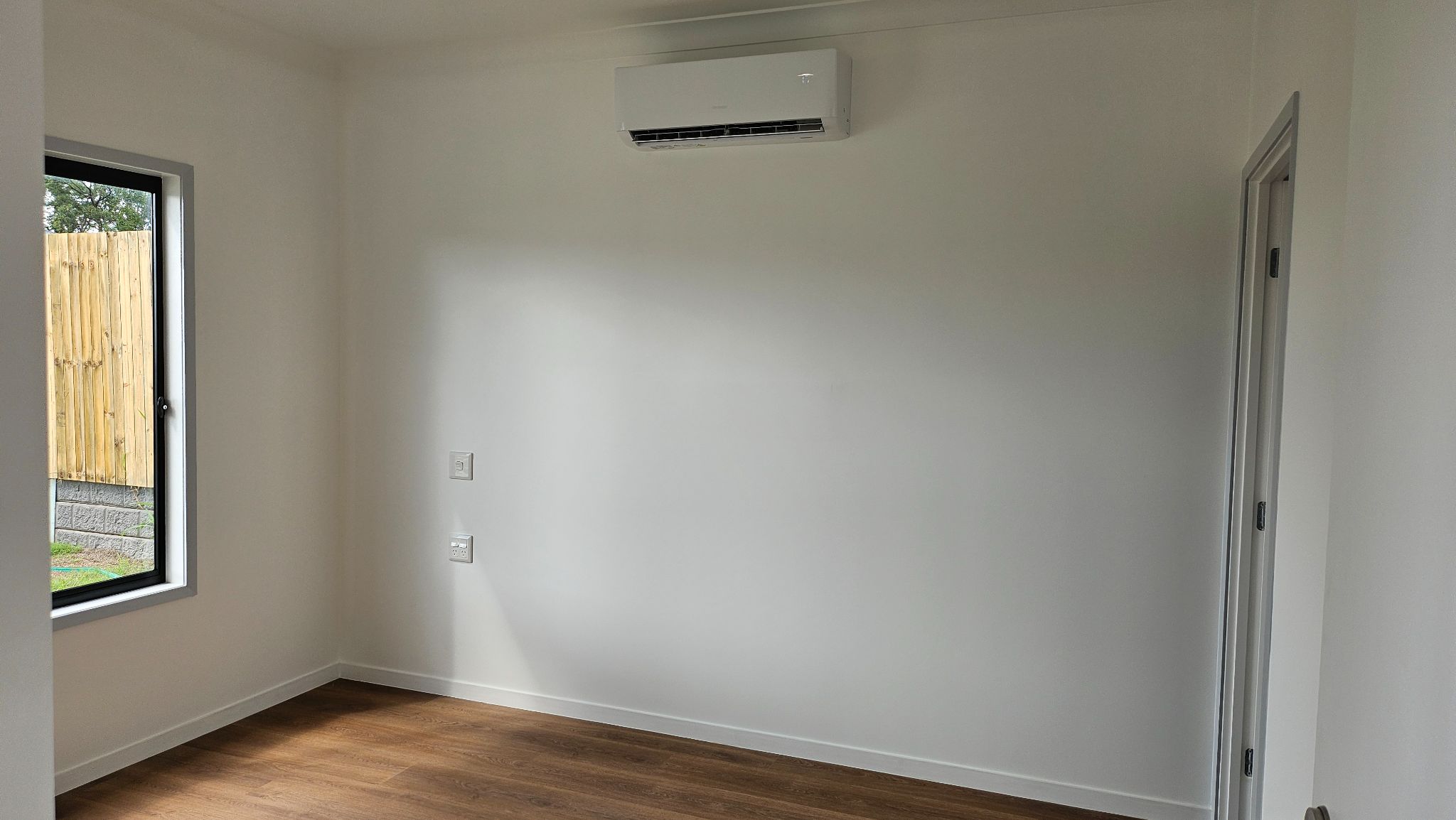 Stunning Spacious New Build in Collingwood Park — Home image 4