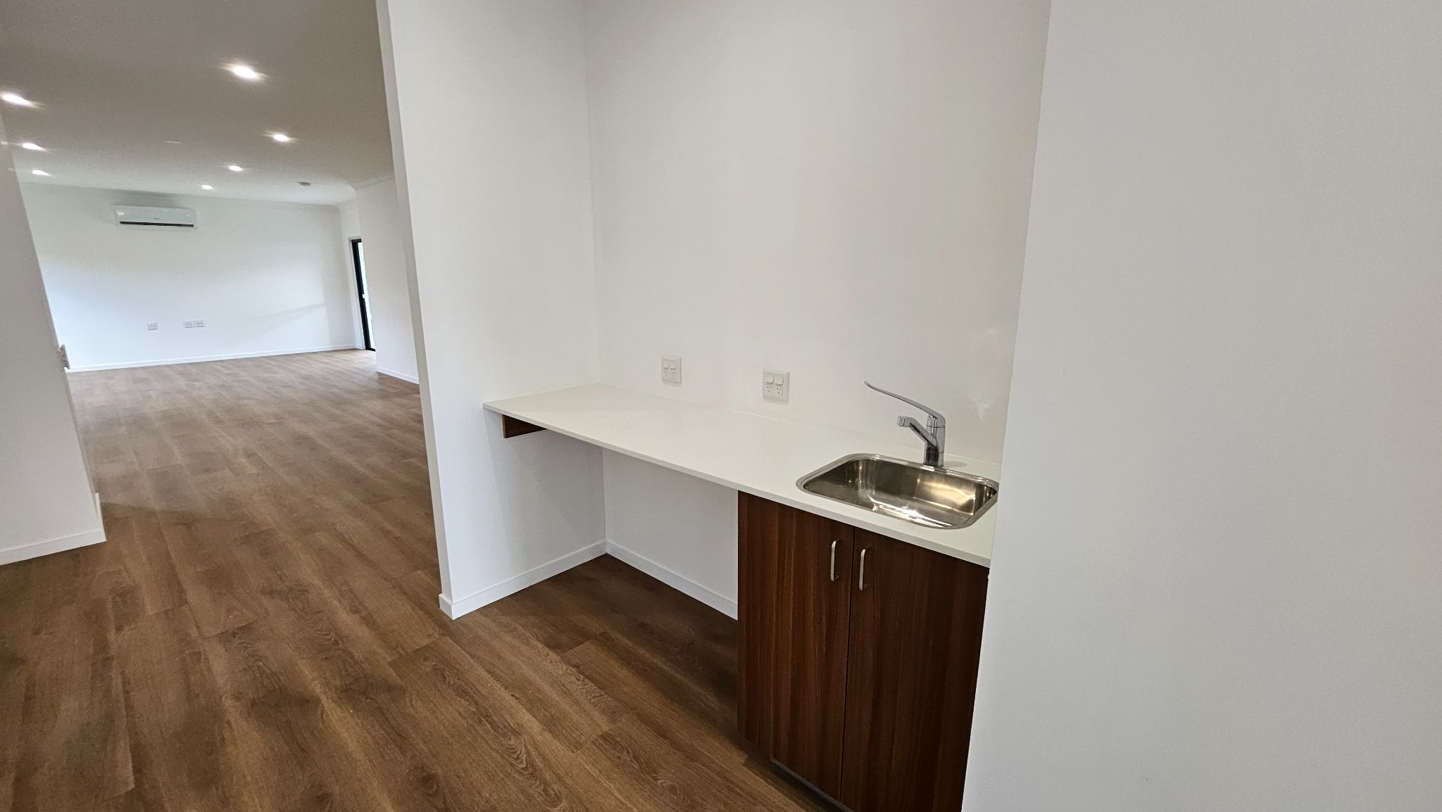 Stunning Spacious New Build in Collingwood Park — Home image 5