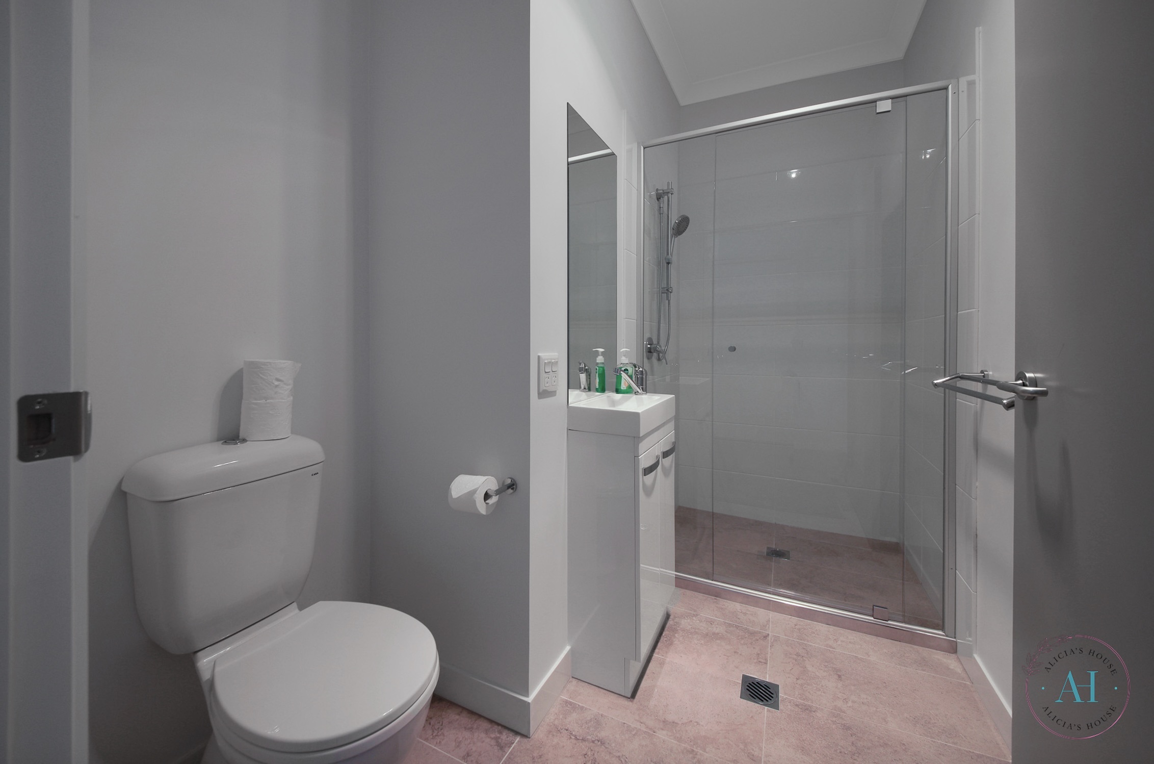 Modern Spacious HPS Home! — Home image 15