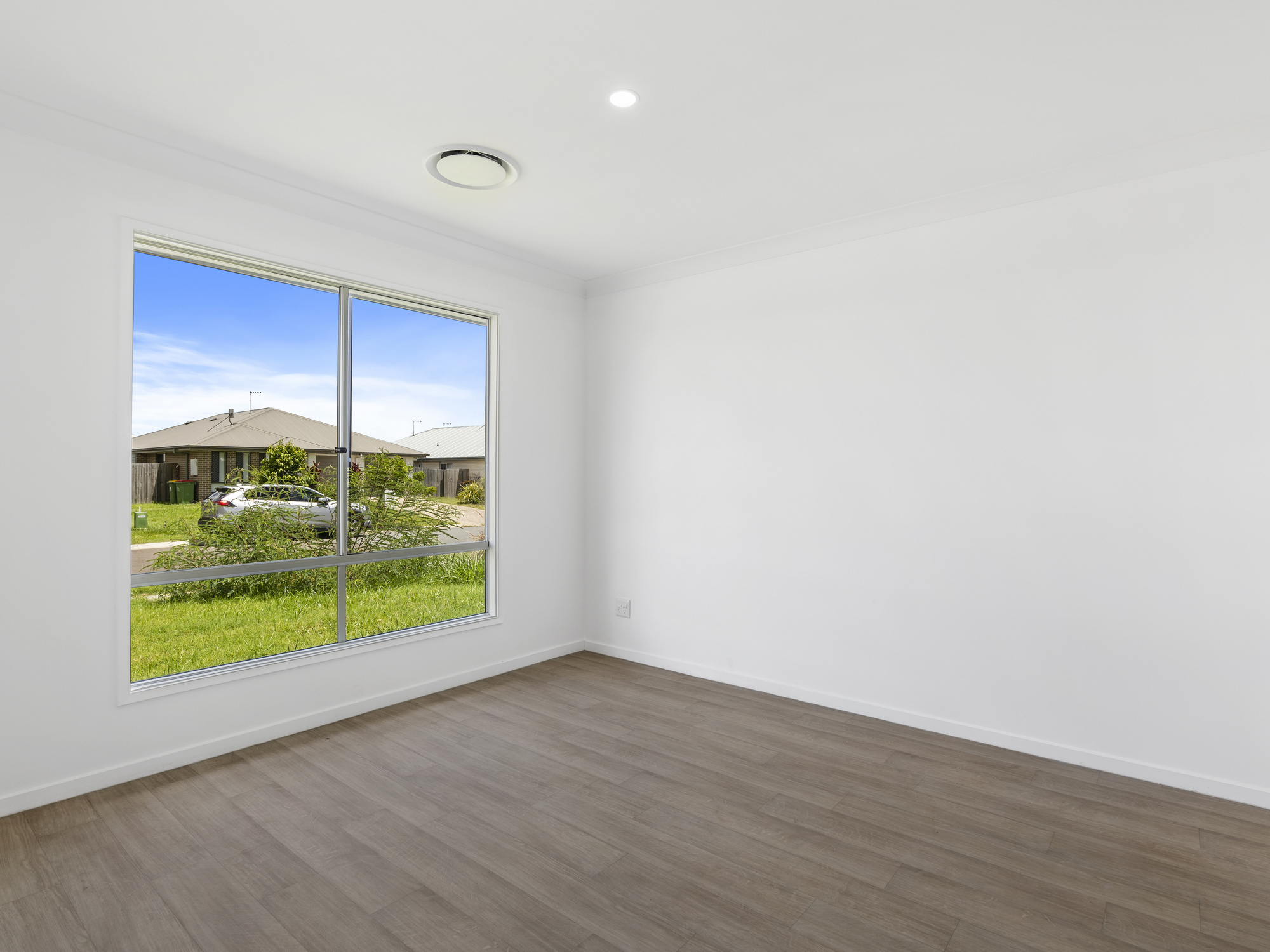 ROBUST HOME IN LOGAN RESERVE QLD — Home image 5