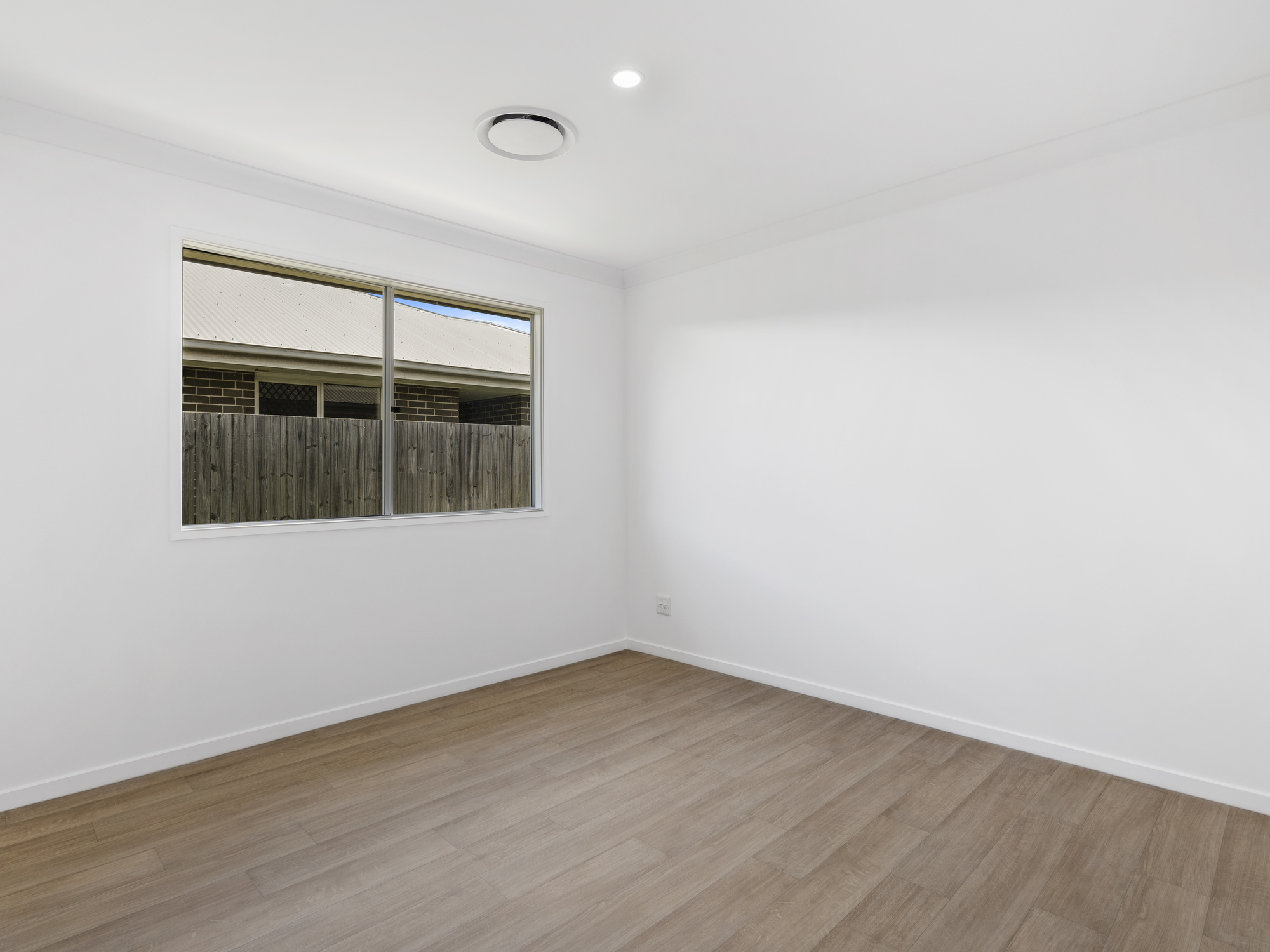 ROBUST HOME IN LOGAN RESERVE QLD — Home image 6