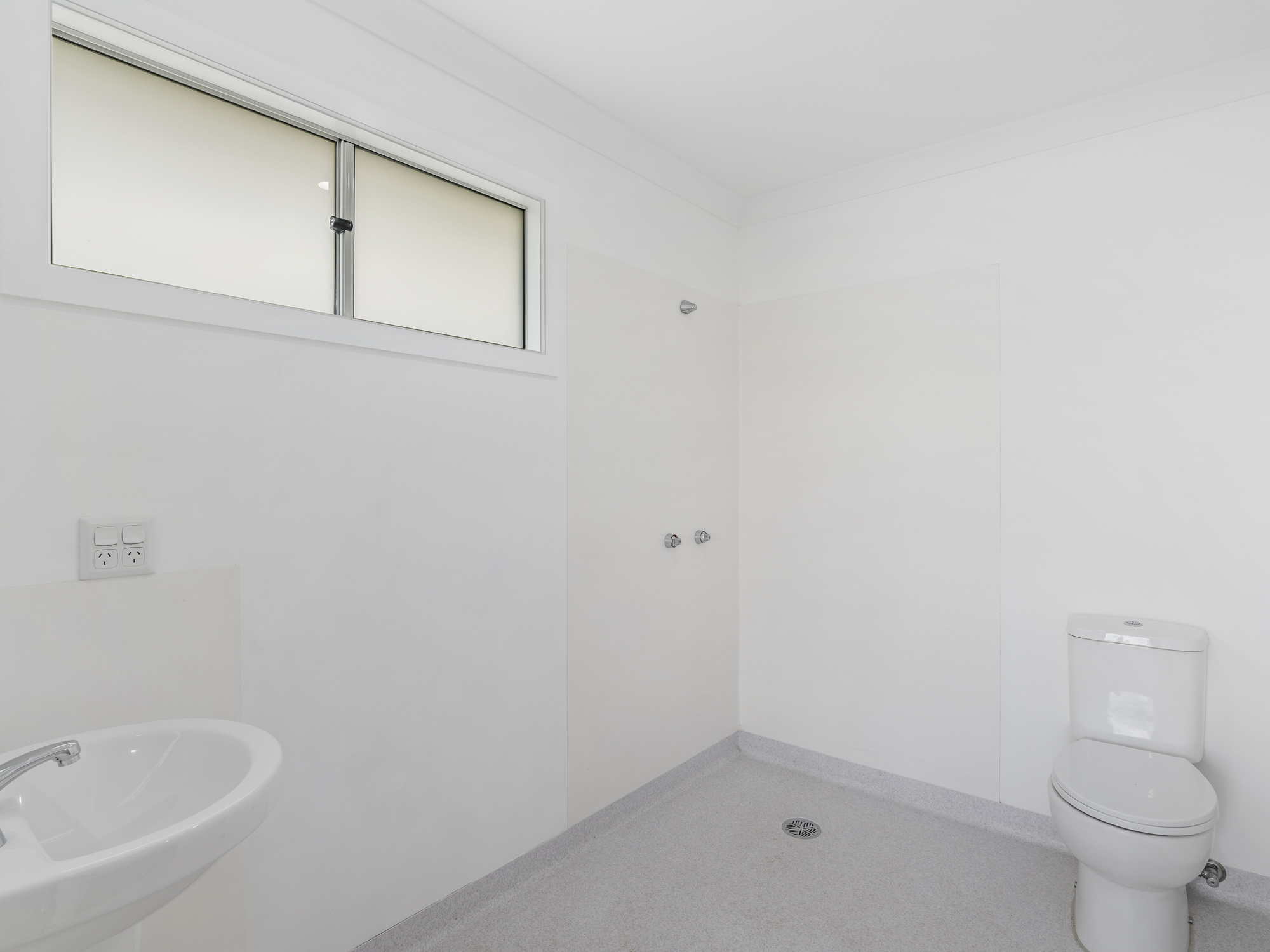 ROBUST HOME IN LOGAN RESERVE QLD — Home image 9