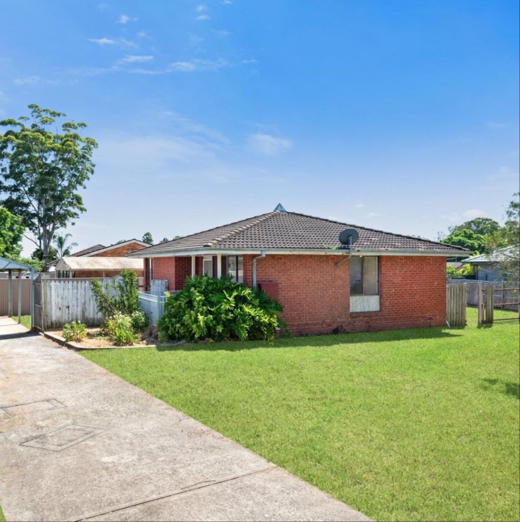 Spacious 4‑Bed House with Large Block & Garden — Home image 4