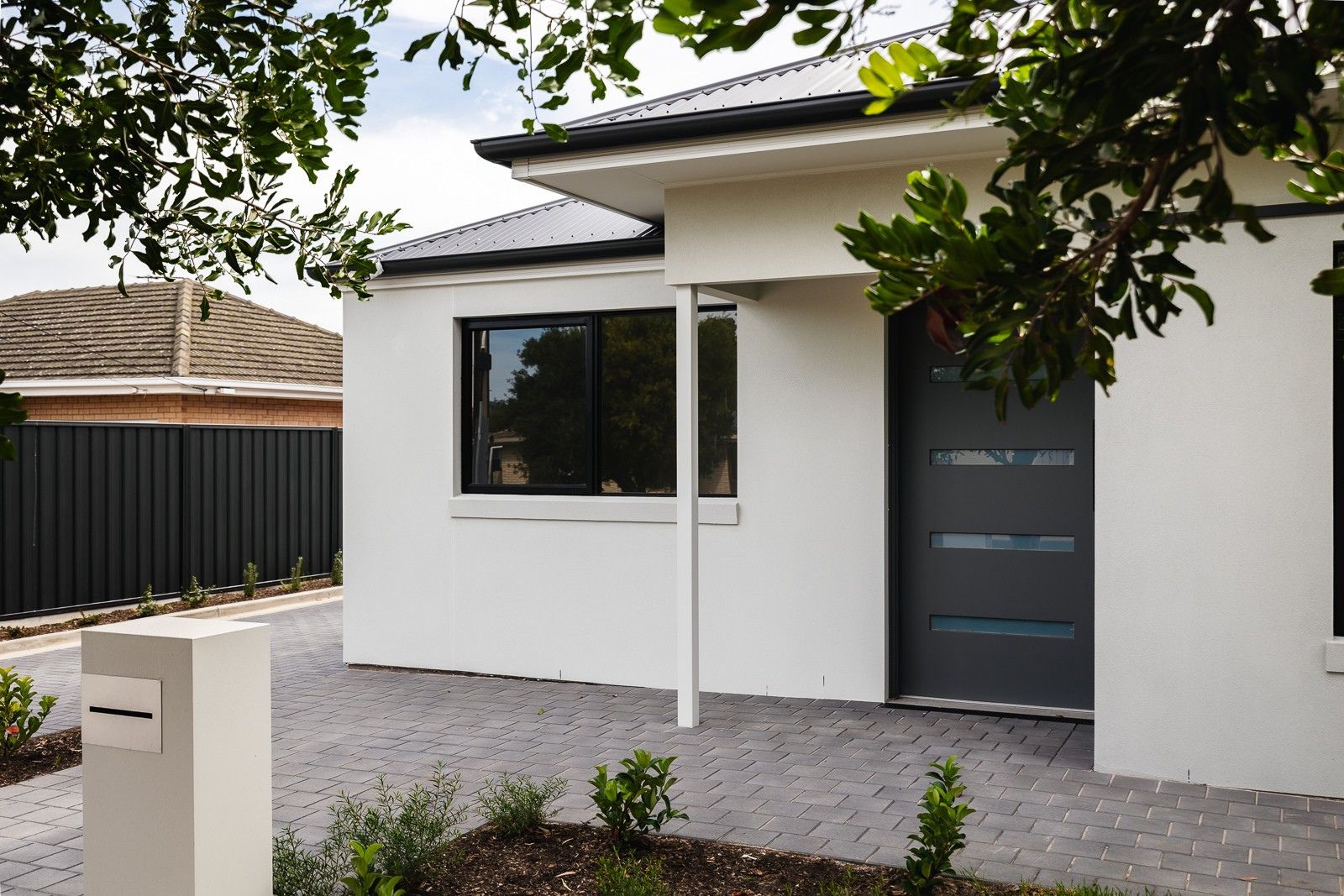 Beach-side Luxury 3-Bedroom Home for Sharing with OOA - and Separate Individual Villa. Disability Accommodation — Home image 5