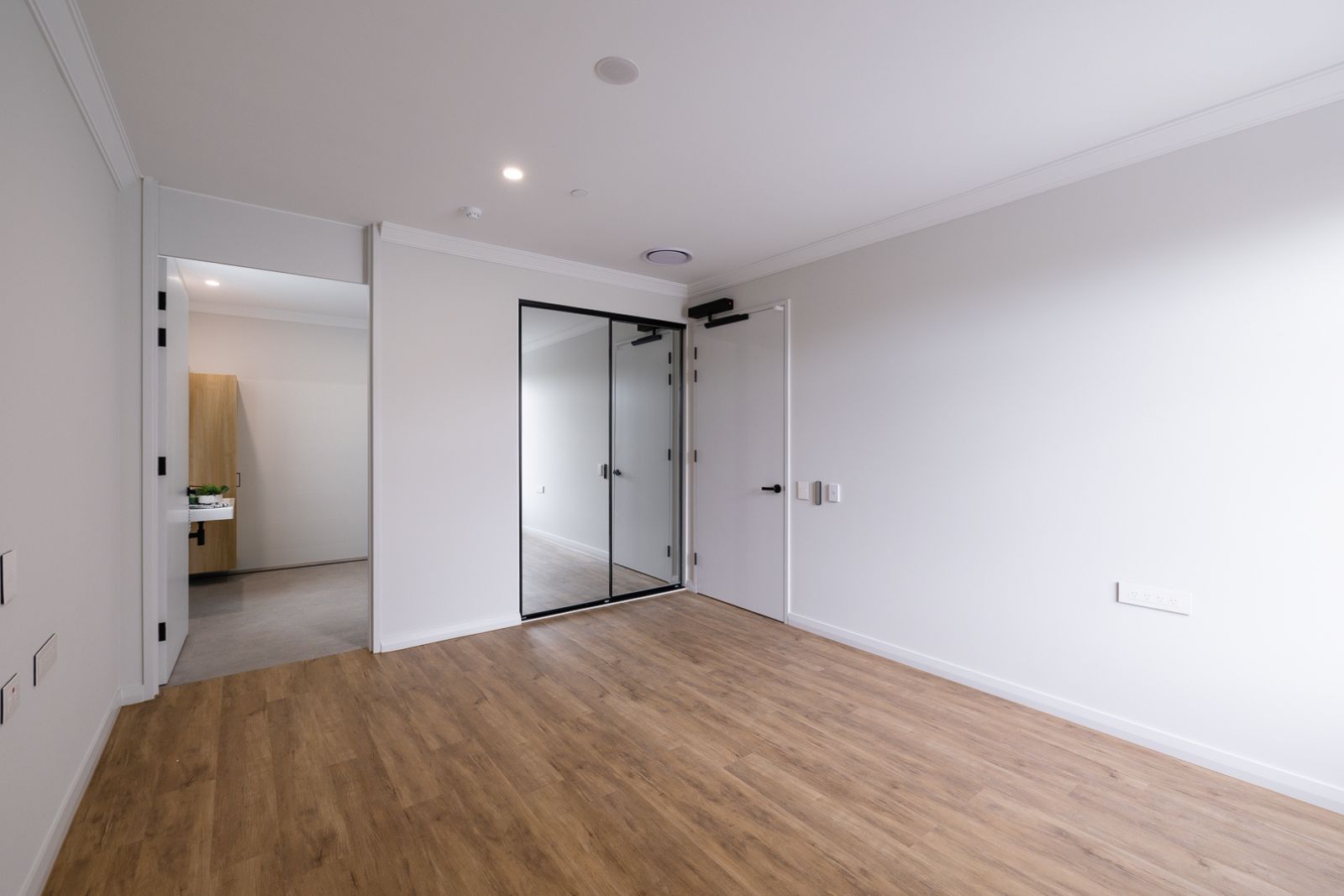 Beach-side Luxury 3-Bedroom Home for Sharing with OOA - and Separate Individual Villa. Disability Accommodation — Home image 17