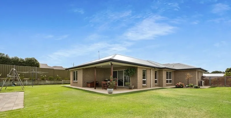 Welcoming 4‑Bedroom SIL Property with Open‑Plan Living Mount Gambier — Home image 2