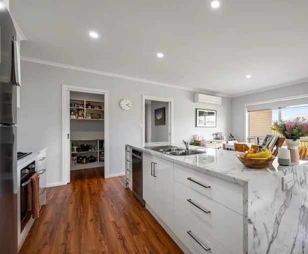 Welcoming 4‑Bedroom SIL Property with Open‑Plan Living Mount Gambier — Home image 8
