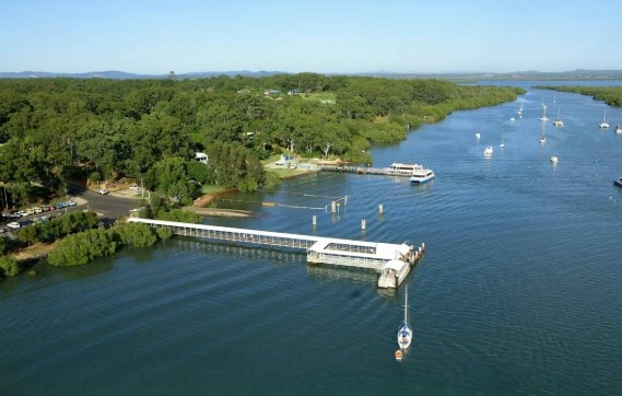 RUSSELL ISLAND, REDLAND CITY QLD – IMPROVED LIVEABILITY HOUSE — Home image 3