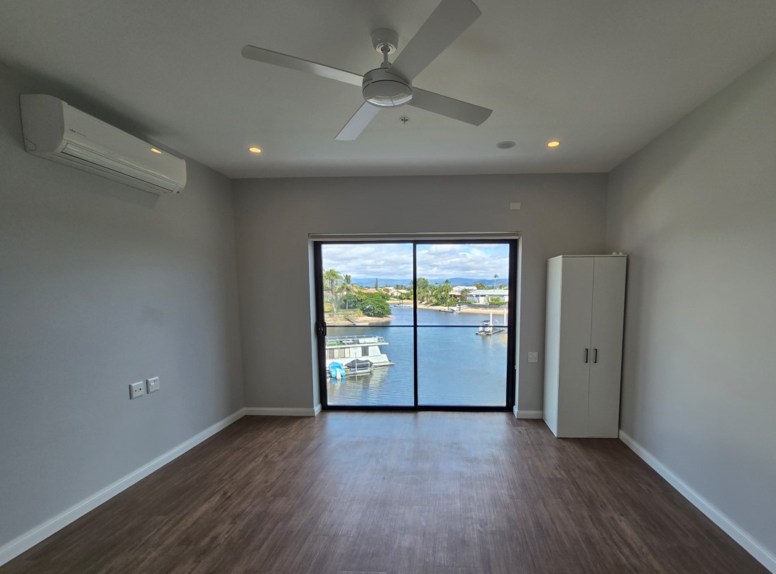MTA & SDA Beautiful Waterfront High Physical Support at Bundall Gold Coast — Home image 5