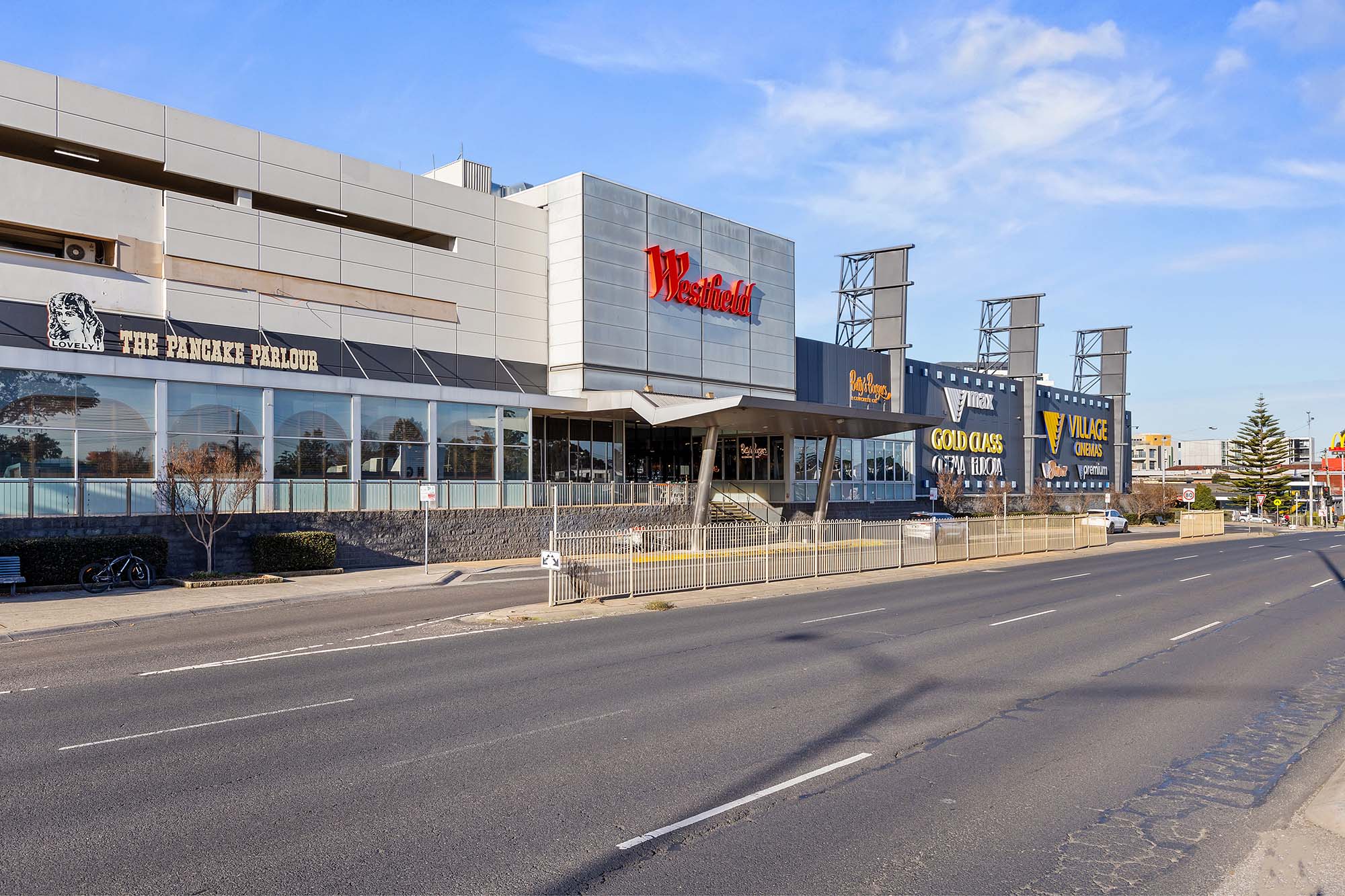 Connected Living in Established Moorabbin 2 Bed/2 Bath (+OOA) HPS — Home image 5