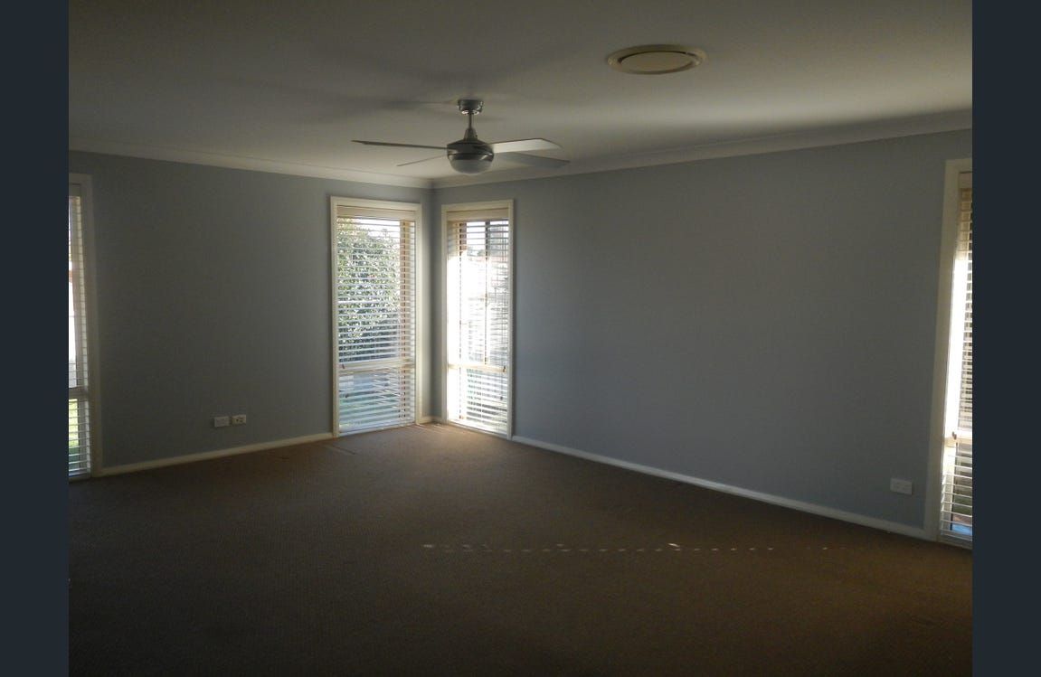 Lovely Home Aberglasslyn, NSW — Home image 2